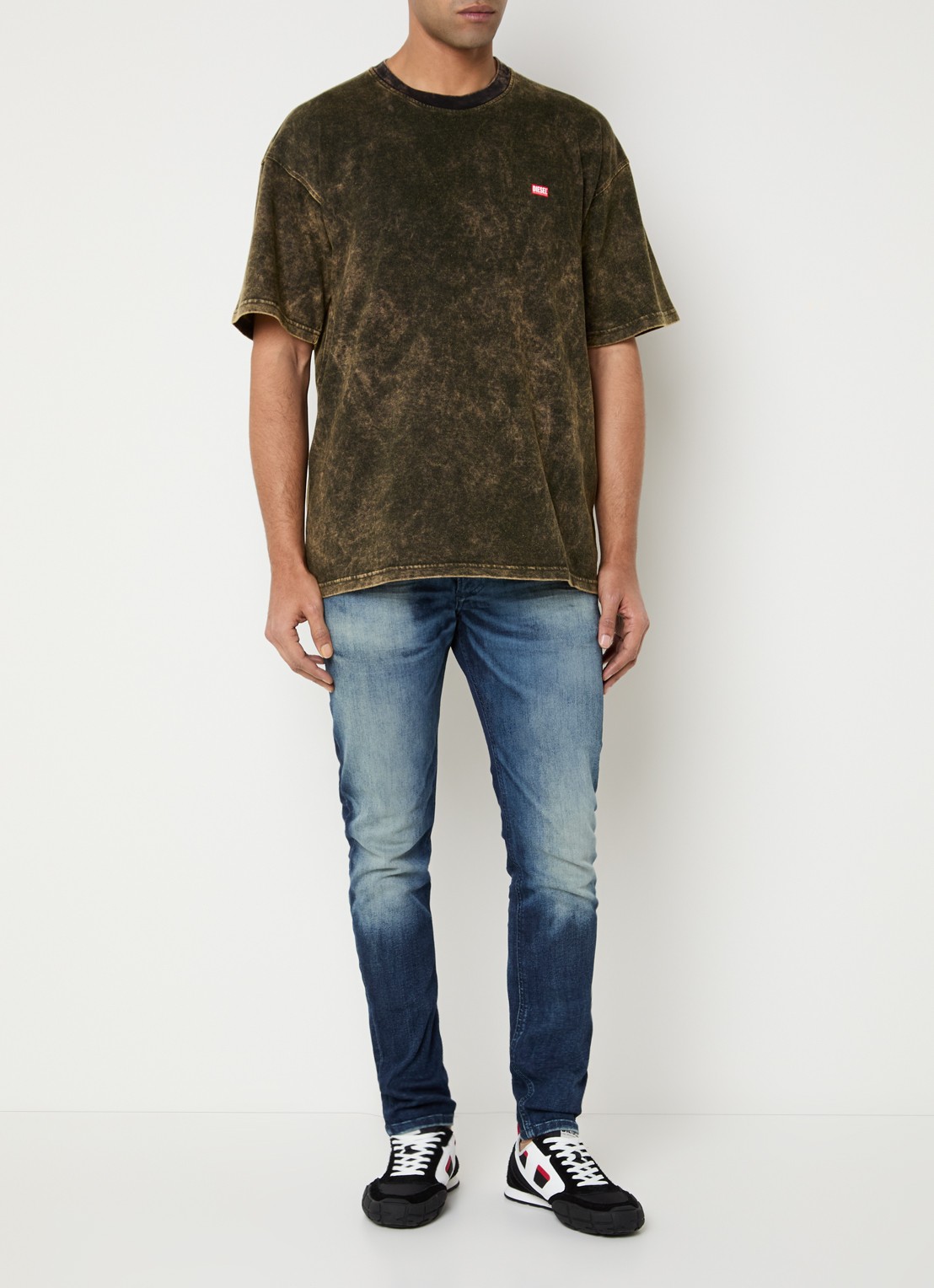 Diesel T-Boxt-T4 T-shirt met verwassen afwerking - voorkant 2 legergroen