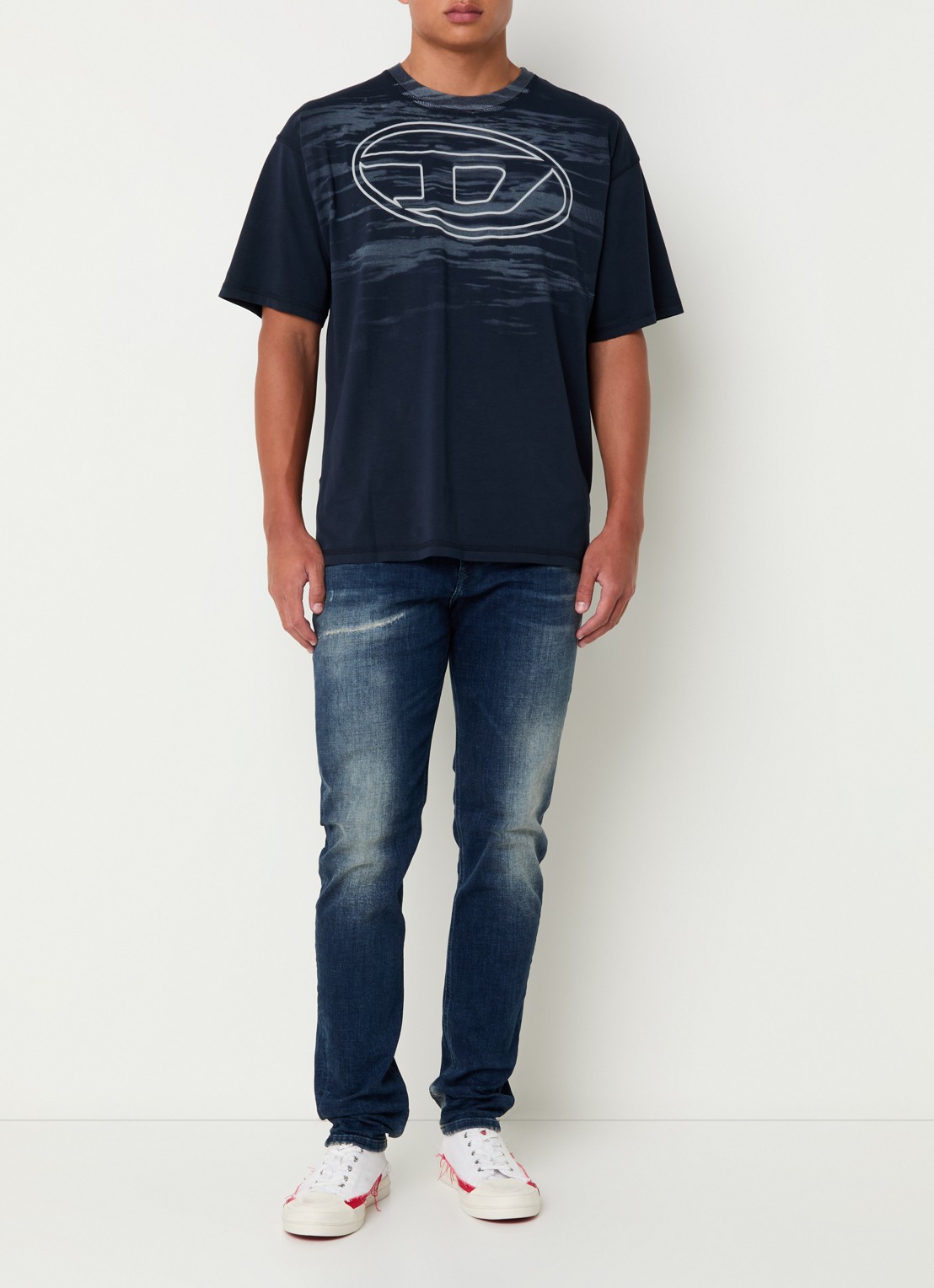 Diesel T-Boxt-T5 T-shirt met logoprint  - voorkant 2 donkerblauw