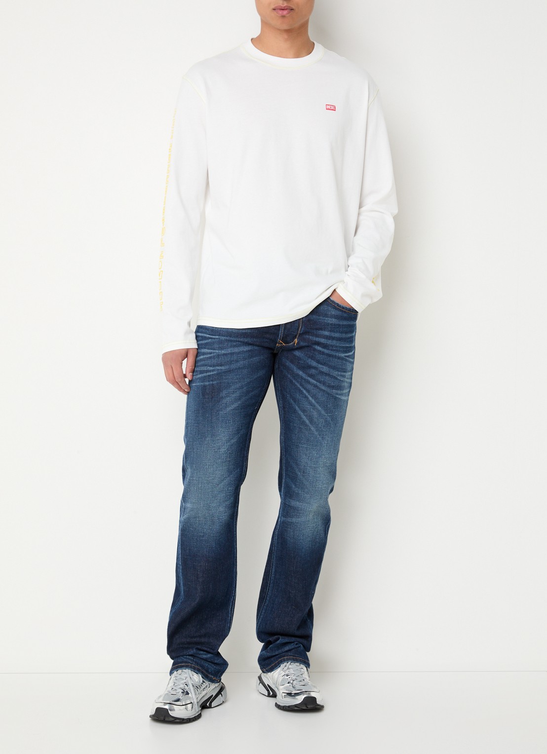 Diesel T-Crane longsleeve met logo- en backprint - voorkant 3 wit