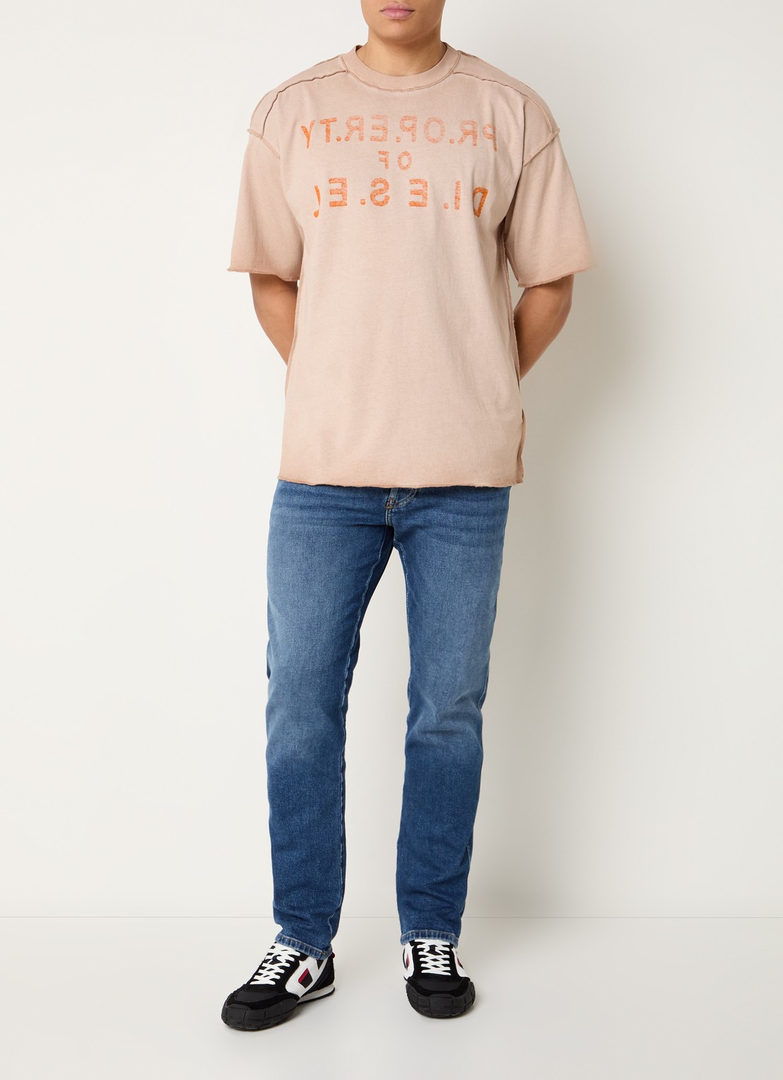 Diesel T-Look T-shirt met print - voorkant 3 zand