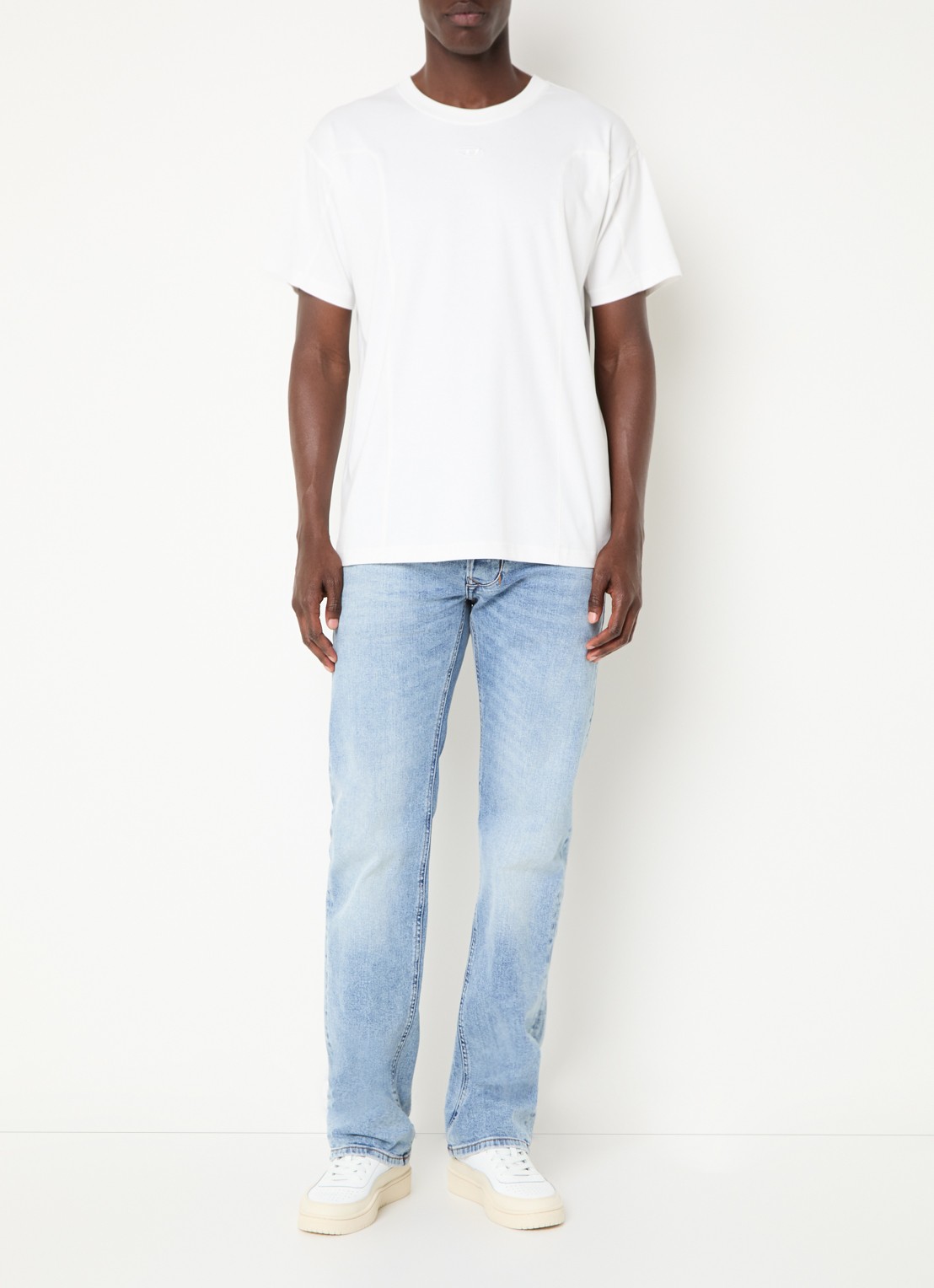 Diesel T-Norm-Int T-shirt met logoborduring - voorkant 2 gebroken wit