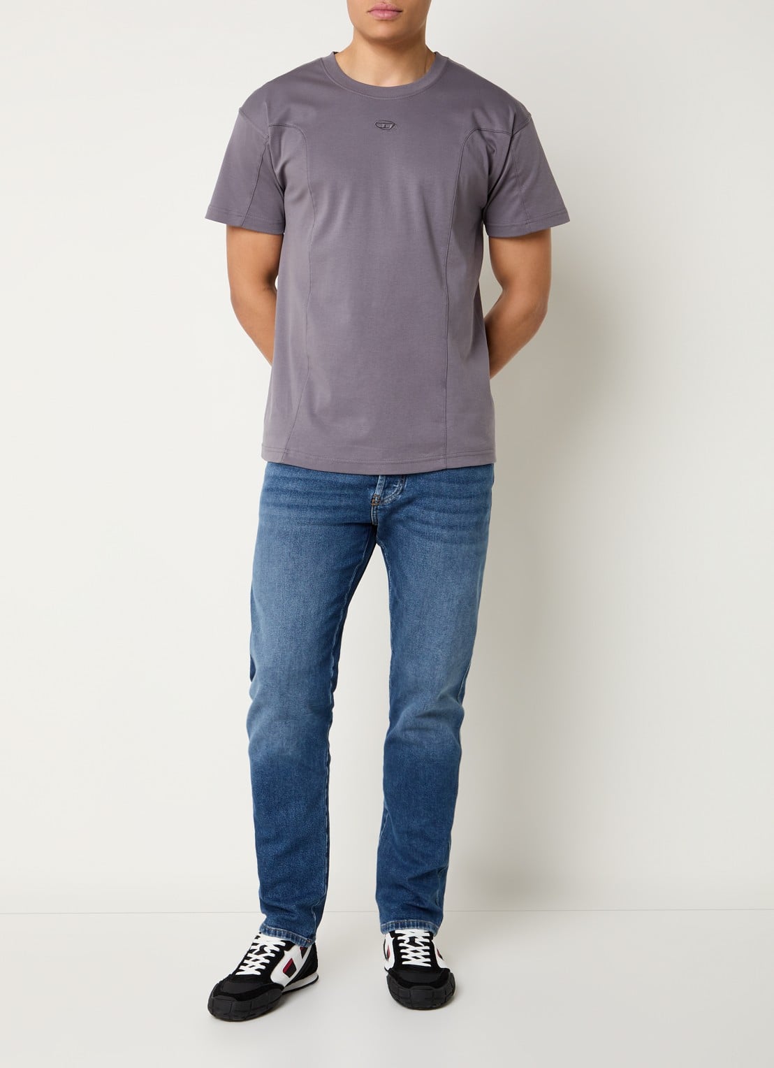 Diesel T-Norm-Int T-shirt met logoborduring - voorkant 2 taupe