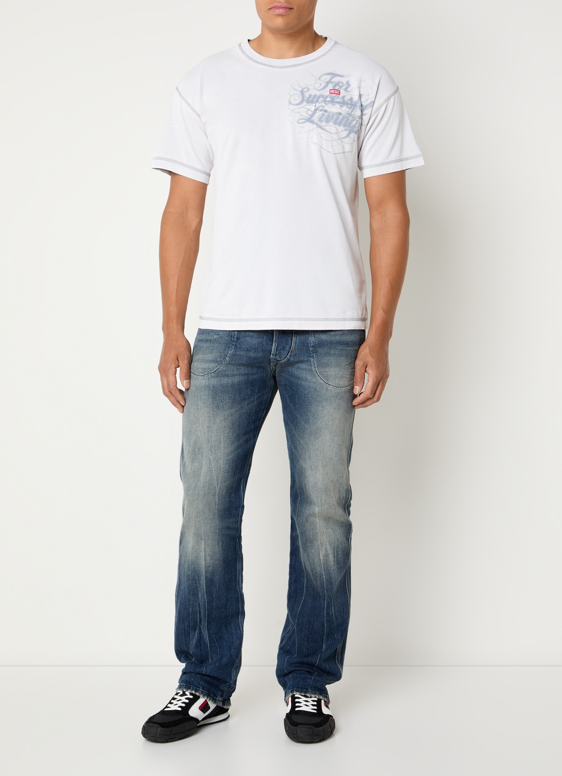 Diesel T-Norm-Pocket T-shirt met print - voorkant 4 wit