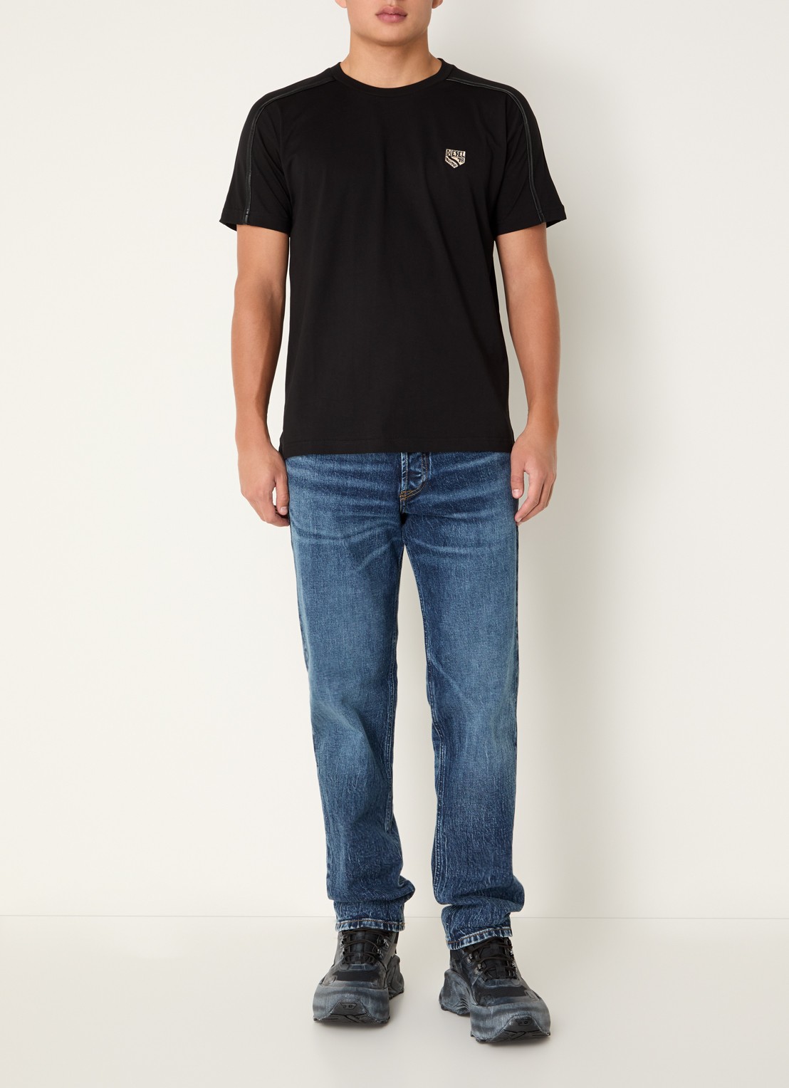 Diesel T-Norm T-shirt met borduring - voorkant 2 zwart