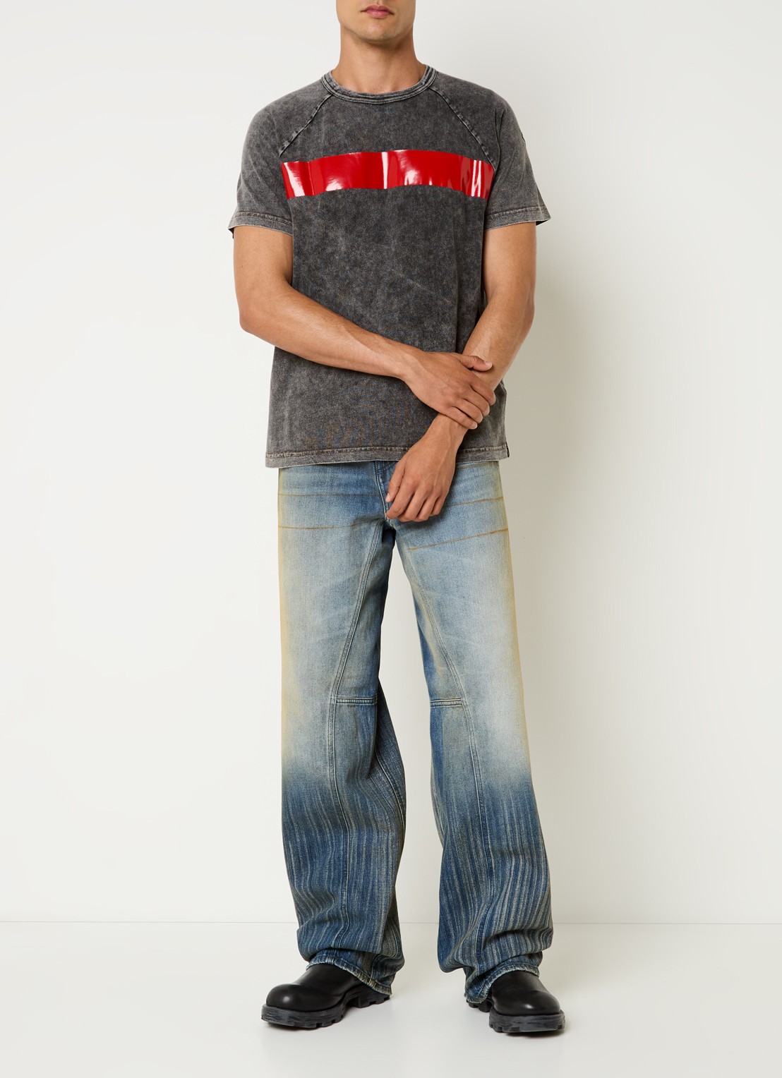 Diesel T-Radjust-Q1 T-shirt met verwassen afwerking - voorkant 4 donkergrijs