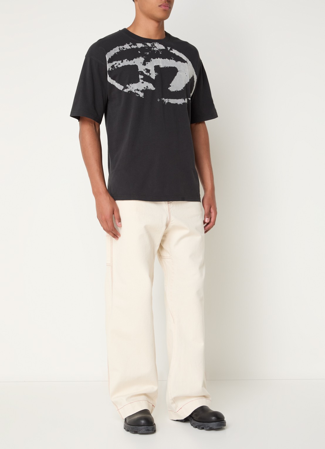 Diesel T-shirt met logoprint - voorkant 2 zwart