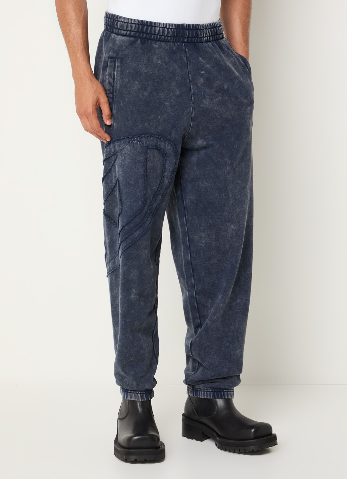 Diesel Tapered fit joggingbroek met logo en verwassen afwerking - detail 3 donkerblauw