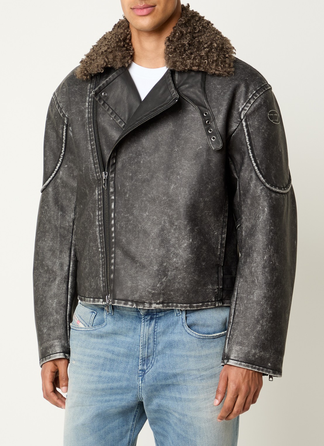 Diesel W-Alex lammy coat van imitatieleer met afneembare kraag van imitatiebont - detail 3 zwart