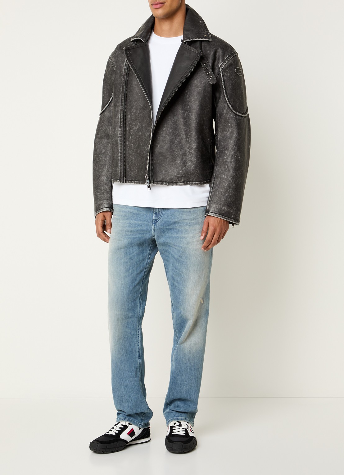 Diesel W-Alex lammy coat van imitatieleer met afneembare kraag van imitatiebont - voorkant 2 zwart