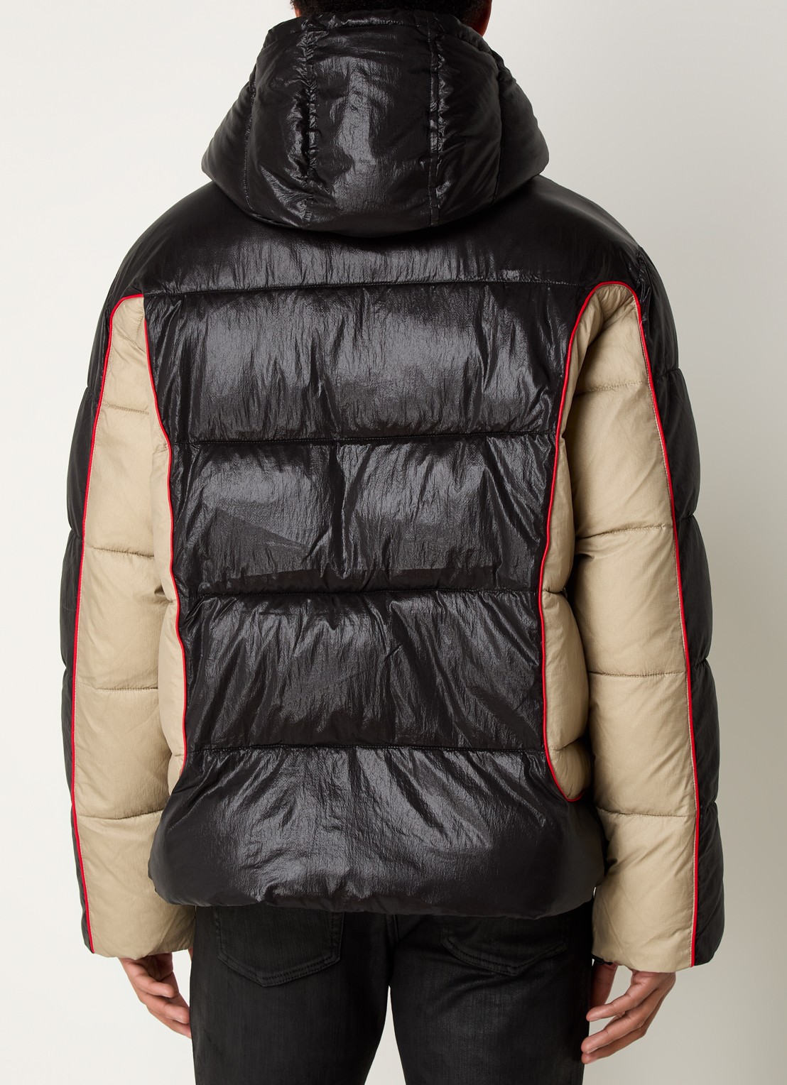 Diesel W-Ostend puffer jack met capuchon en ritszakken - achterkant zwart