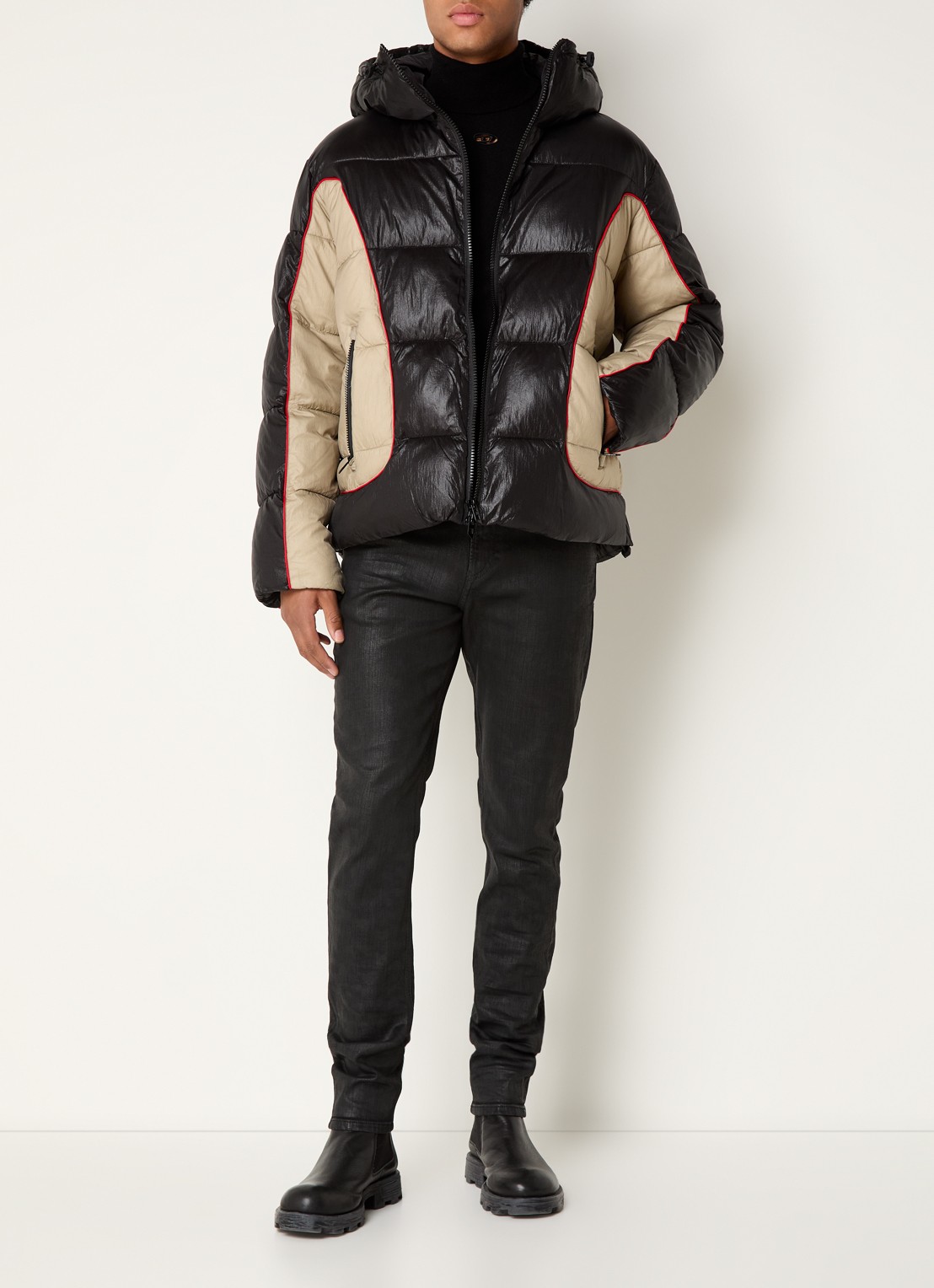 Diesel W-Ostend puffer jack met capuchon en ritszakken - voorkant 3 zwart