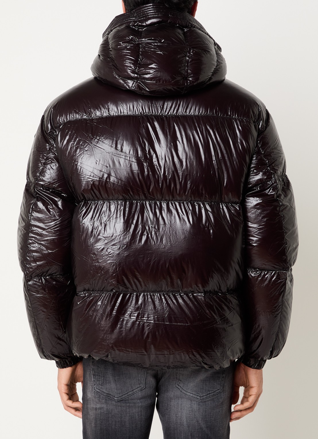 Diesel W-ROLFYS-WRD-BKCP puffer jack met donsvulling en glanzende finish - achterkant 2 zwart
