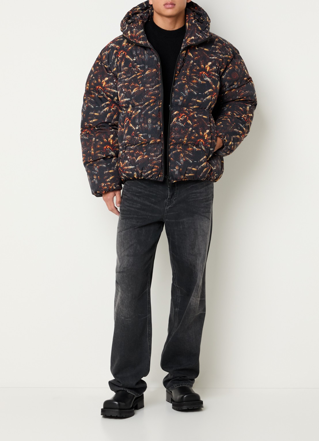 Diesel W-spider puffer jas met print en capuchon - voorkant 2 zwart