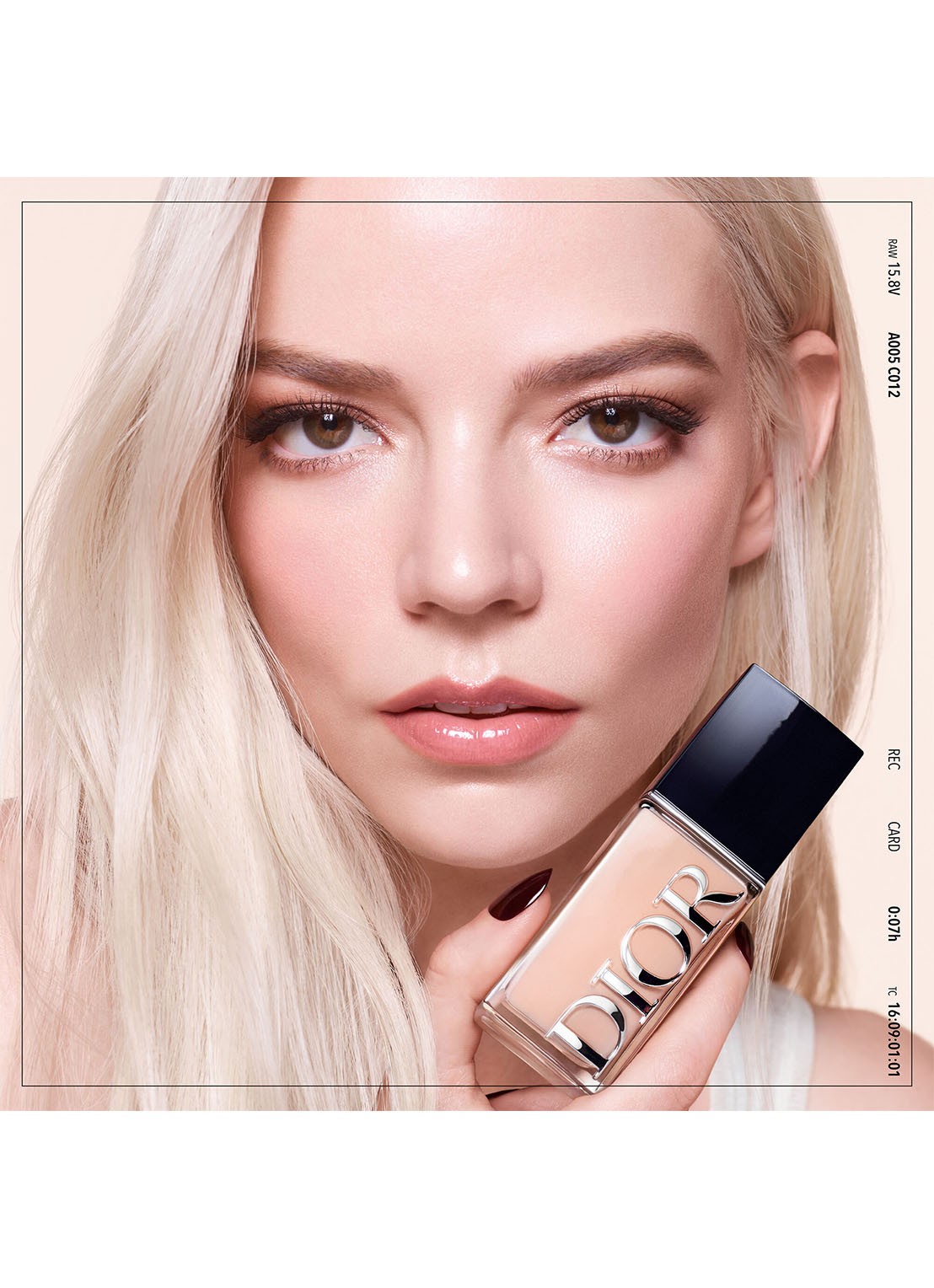 DIOR Dior Forever Skin Wear - vloeibare foundation - detail 5  0n