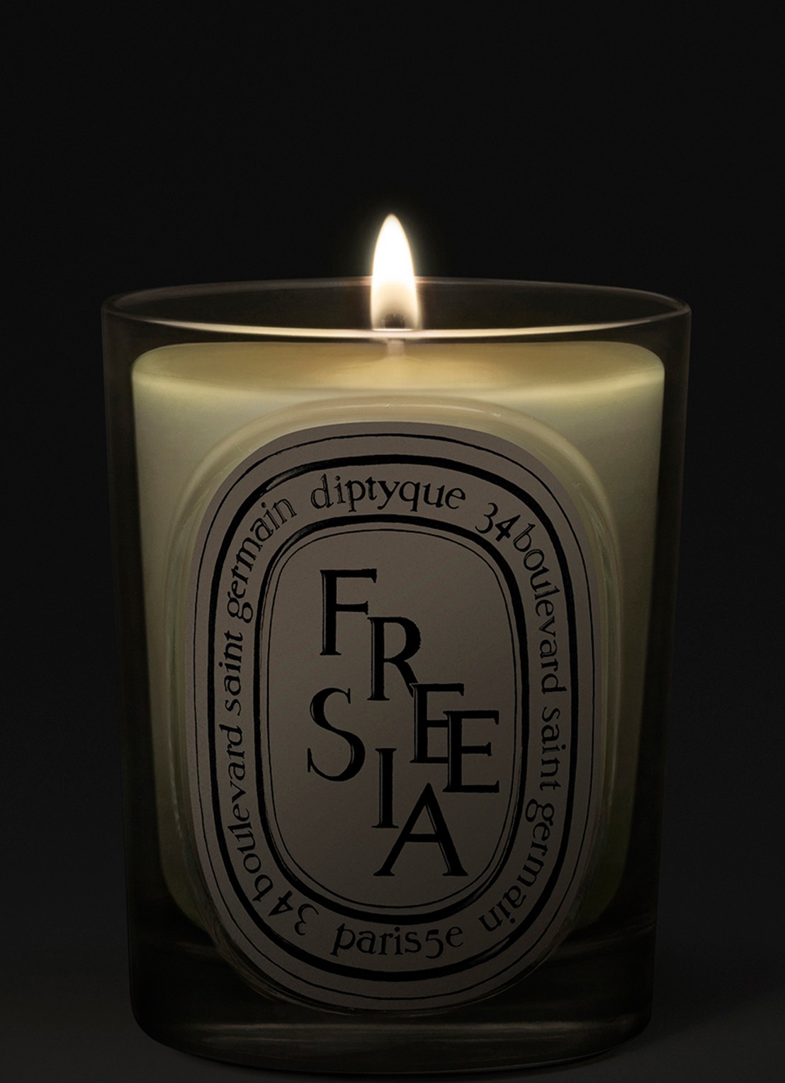 DIPTYQUE Freesia Classic geurkaars 190 gram - voorkant 4 beige