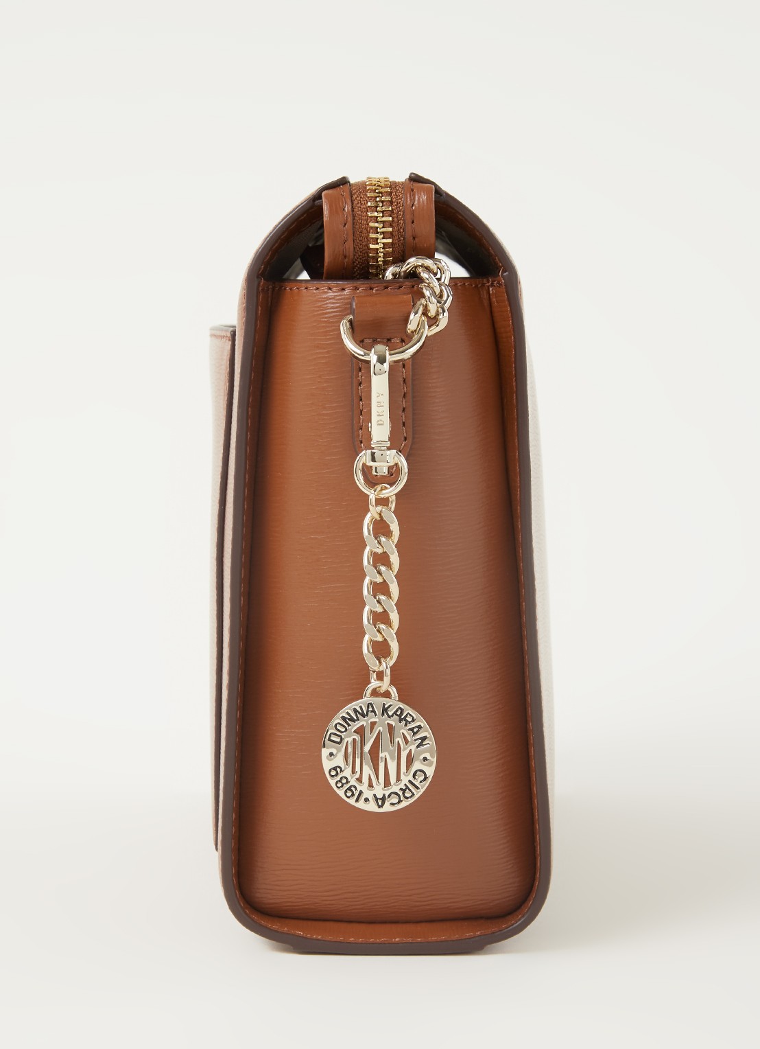 DKNY Bryant Medium crossbodytas van leer - detail 3 cognac