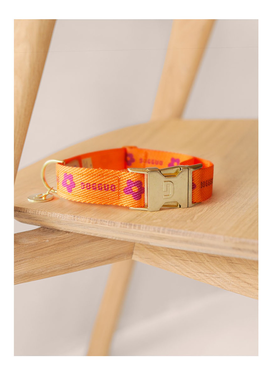 DOGGUO Flower collar M halsband voor honden 36 x 52 cm - detail oranje