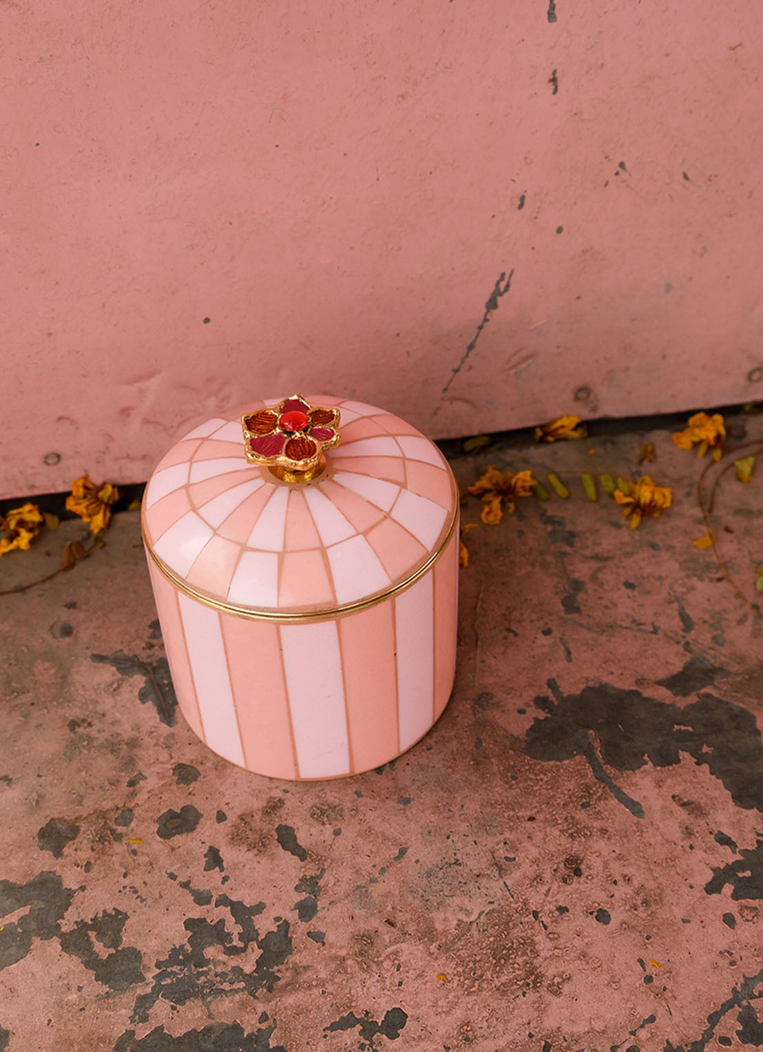 Doing Goods Cameron sieradendoos 10 cm - voorkant 5 roze