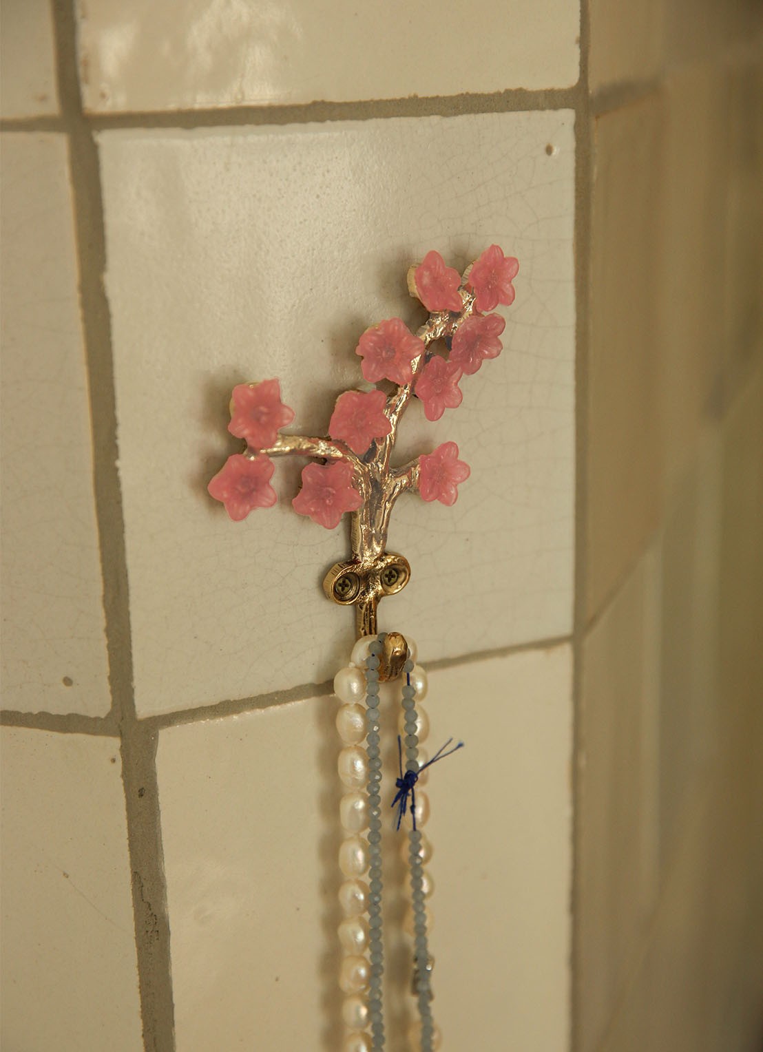 Doing Goods Elodie Flower wandhaak - voorkant 3 brons