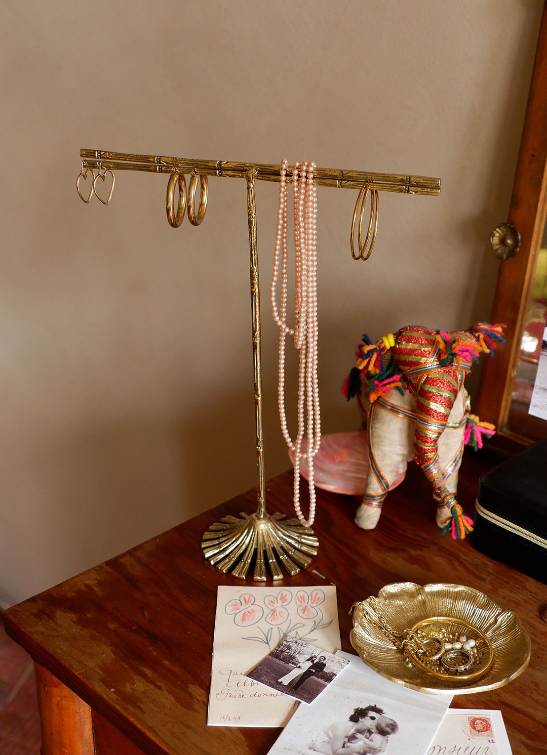 Doing Goods Frida Bamboo sieradenhouder 30 cm - detail goud