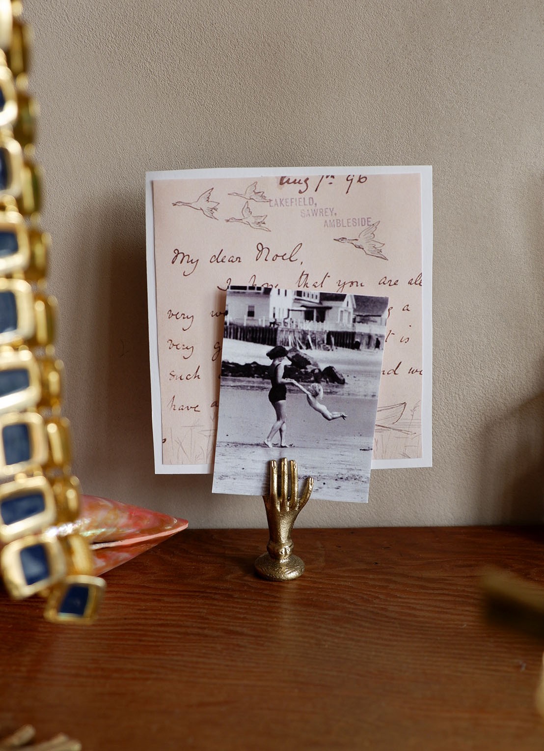 Doing Goods Jana Hand fotohouder 6 cm - voorkant 2 goud
