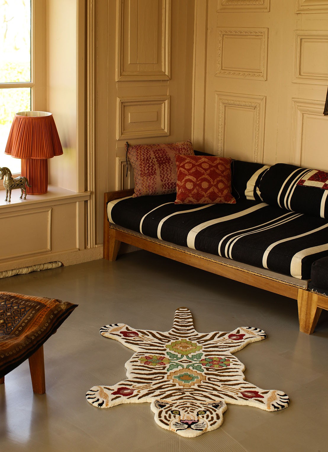 Doing Goods Jill Tiger Large vloerkleed 150 x 90 cm  - detail 2 beige