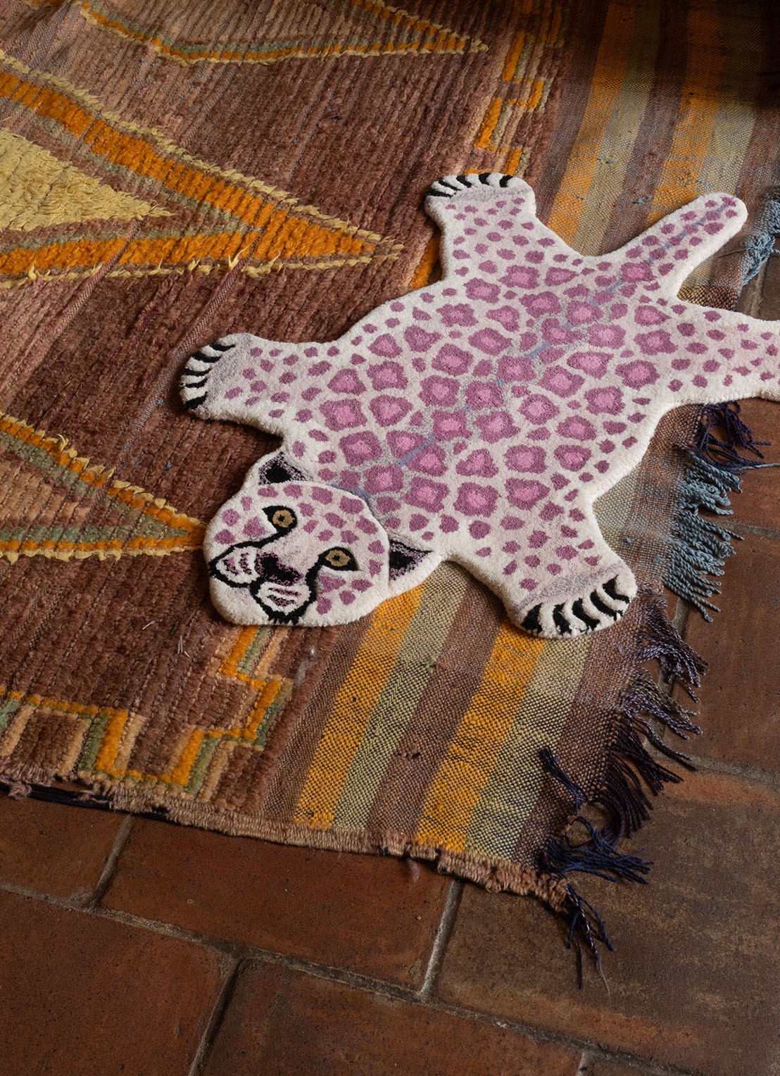 Doing Goods Lilly Leopard Small vloerkleed 90 x 60 cm - voorkant 2 lila