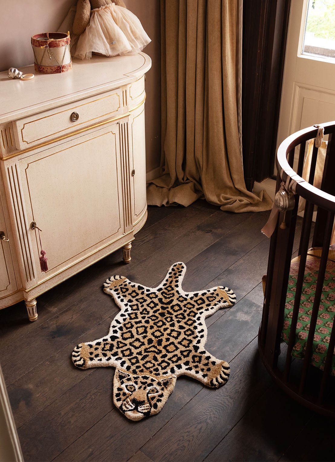 Doing Goods Loony Leopard Small kleed 92 x 62 cm - detail 3 beige