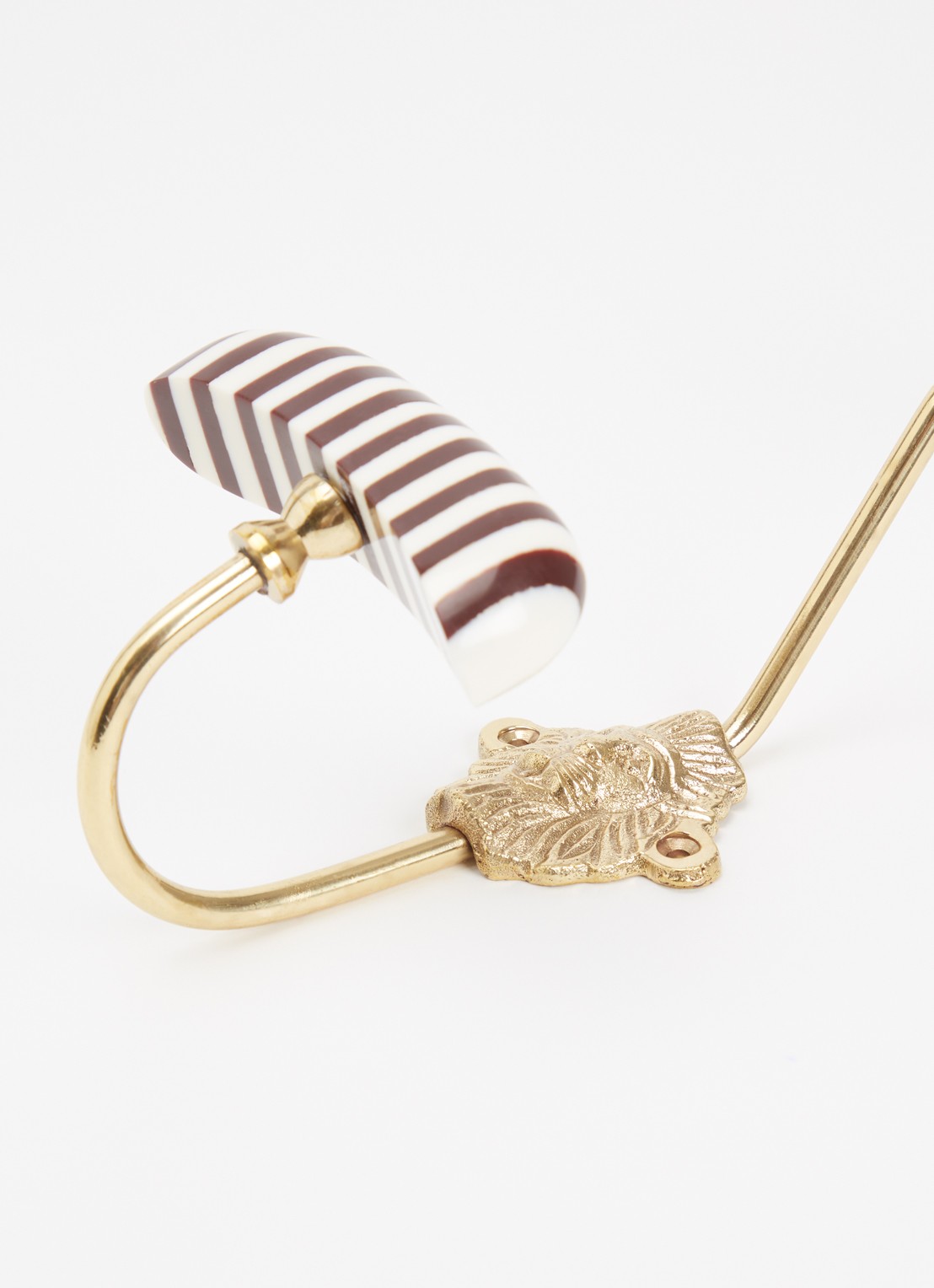 Doing Goods Mightly Lion wandhaak - detail 2 goud