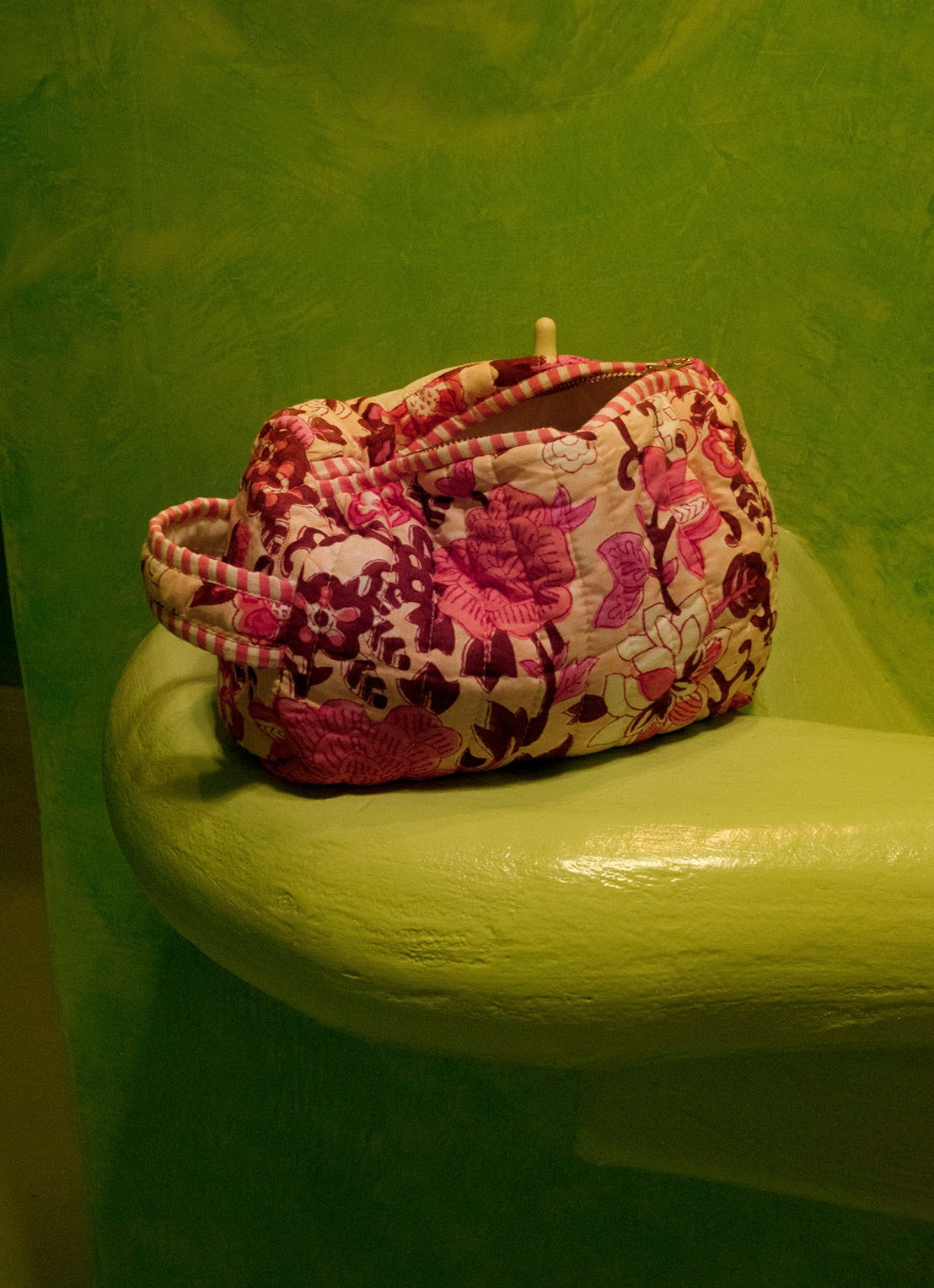 Doing Goods Molly make-up tas - detail 4 roze
