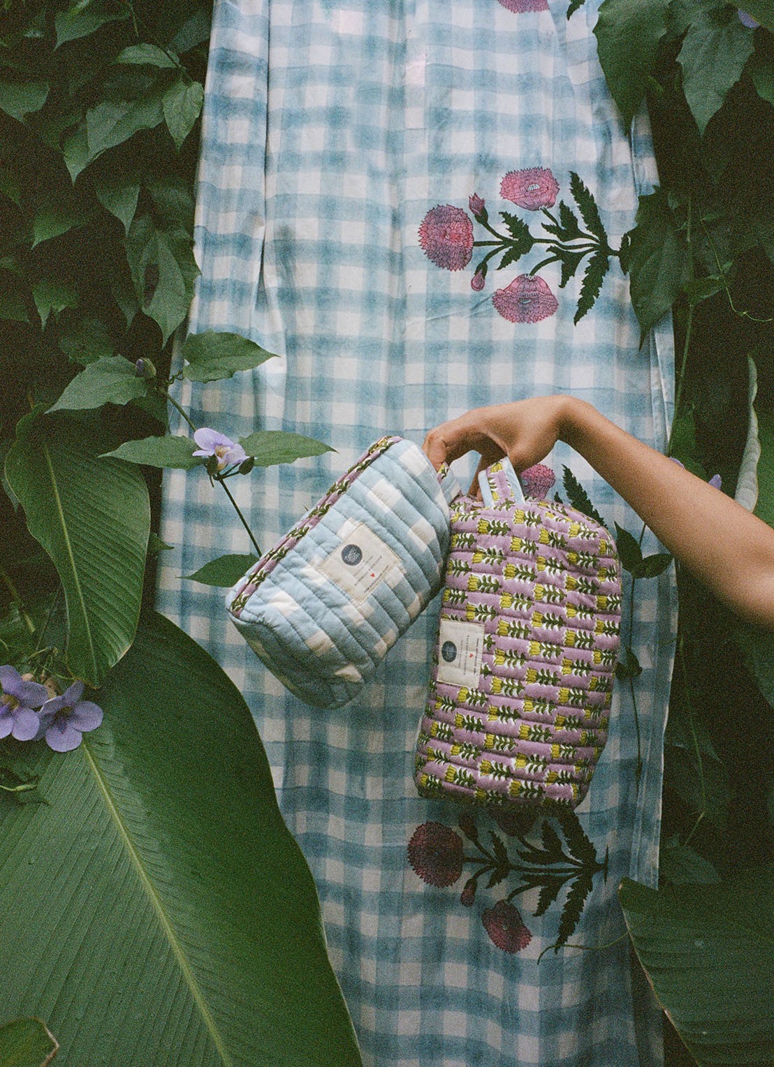 Doing Goods Nova make-up tas met bloemenprint - detail 5 multicolor