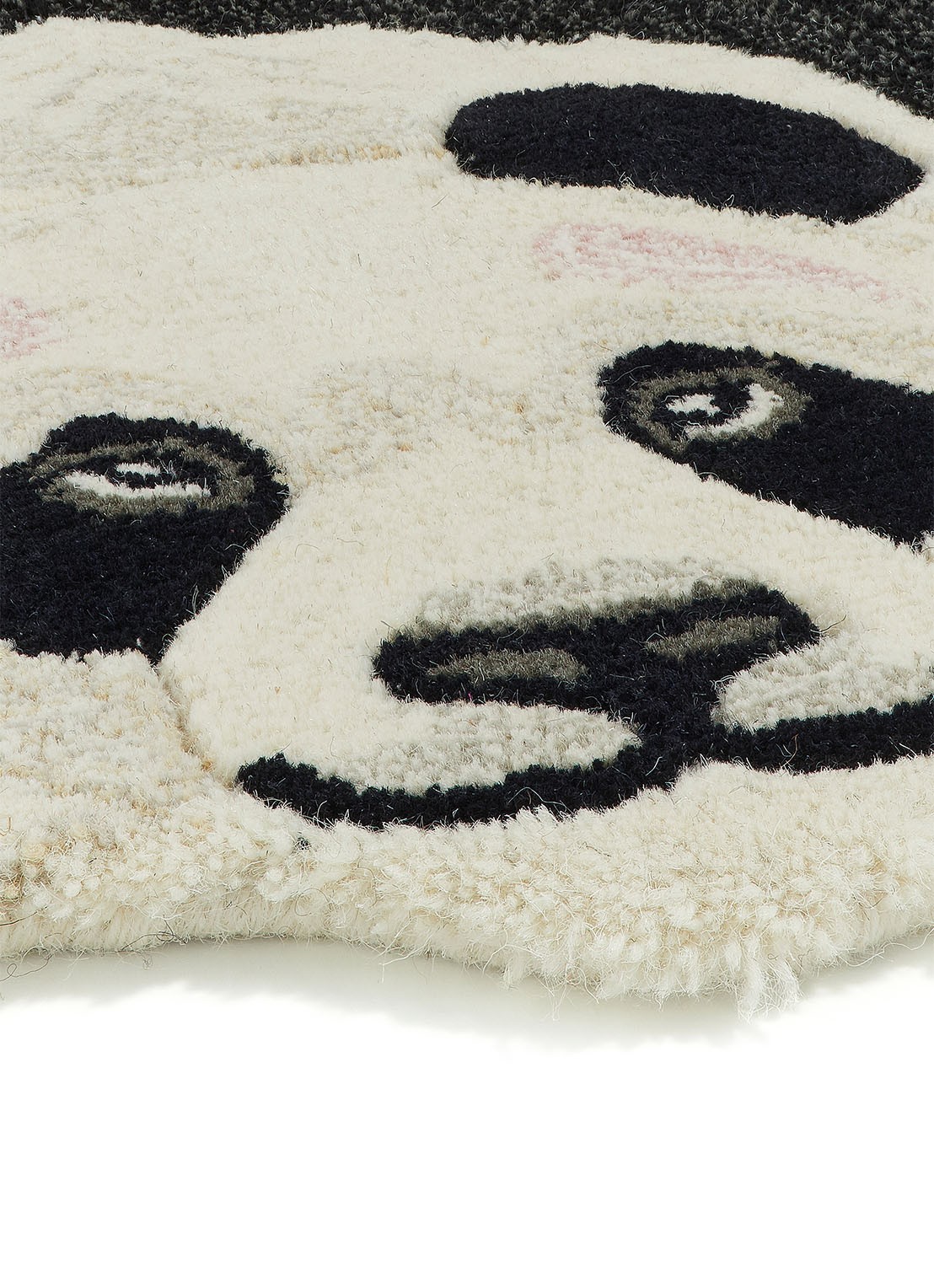 Doing Goods Plumpy Panda vloerkleed 154 x 86 cm - achterkant 4 gebroken wit