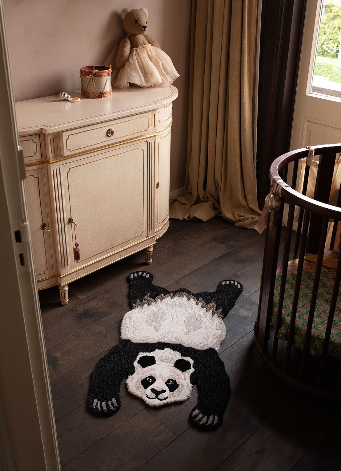Doing Goods Plumpy Panda vloerkleed 97 x 55 cm - detail zwart