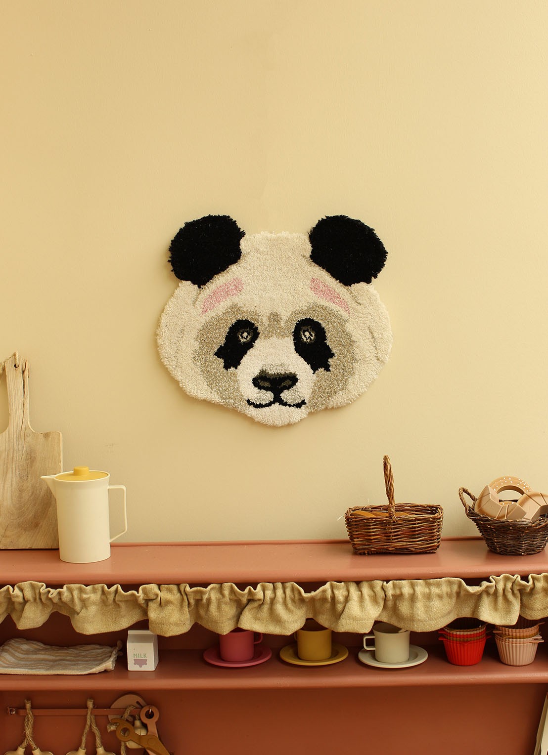 Doing Goods Plumpy Panda wandkleed - detail wit