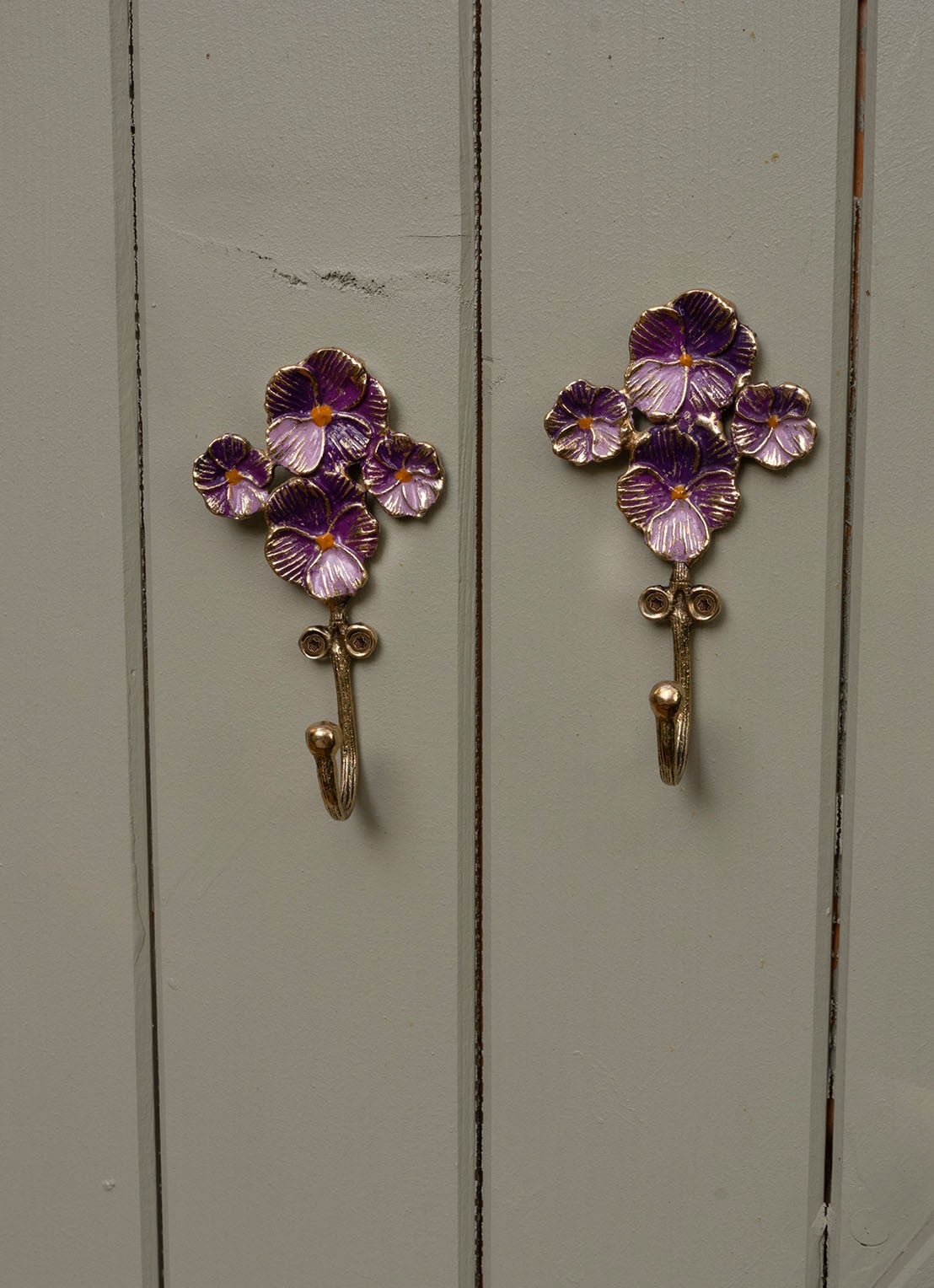 Doing Goods Valery Violet Field wandhaak 11 cm - detail goud