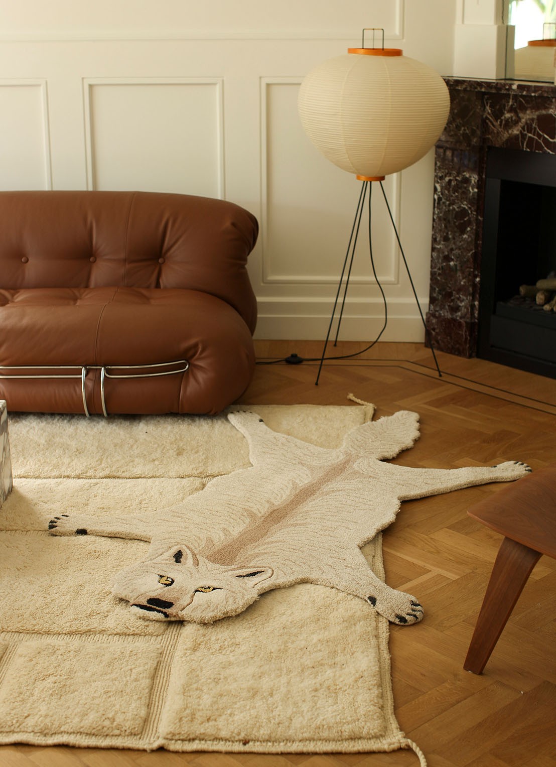 Doing Goods Woozy Wolf vloerkleed 163 x 110 cm - voorkant 3 donkerbeige