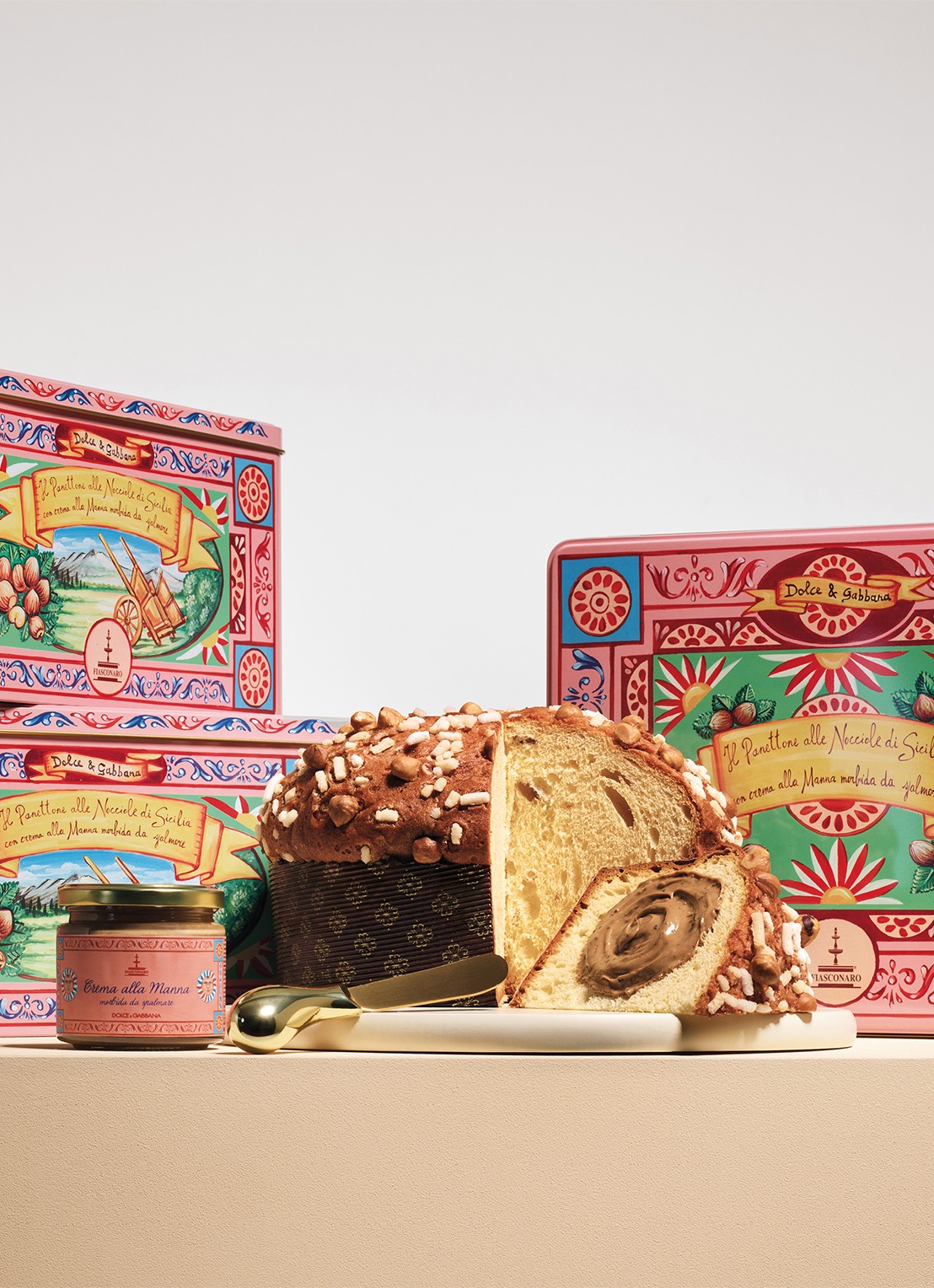Dolce & Gabbana Fiasconaro panettone met manna-pasta, bedekt met glazuur en hazelnoten in bewaarblik 1 kg - detail undefined