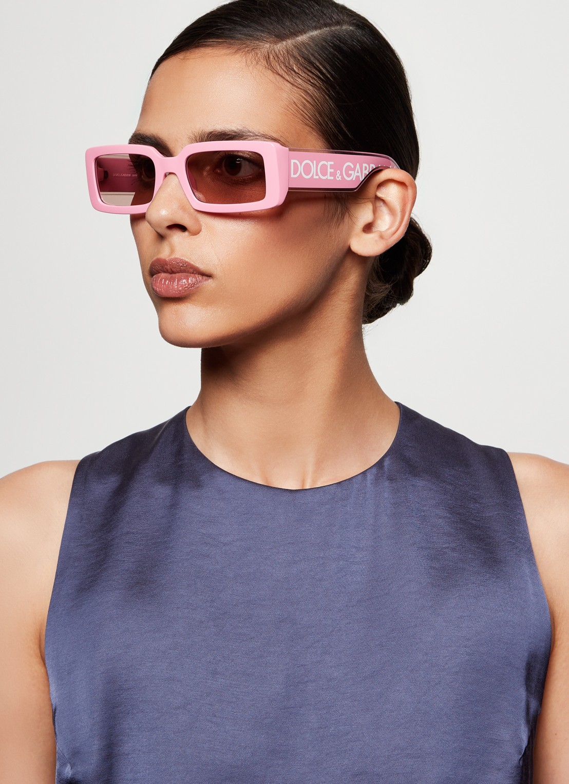 Dolce & Gabbana Retro zonnebril DG6187  - voorkant 2 roze