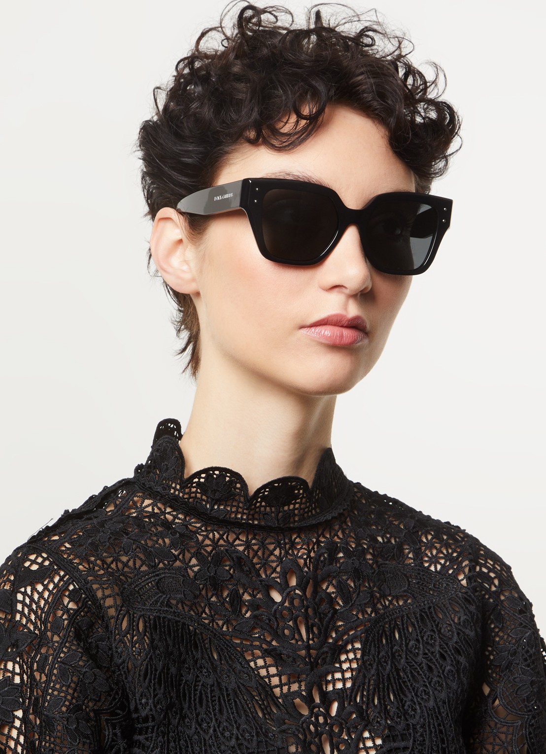 Dolce & Gabbana Wayfarer zonnebril DG4471 - voorkant 2 zwart
