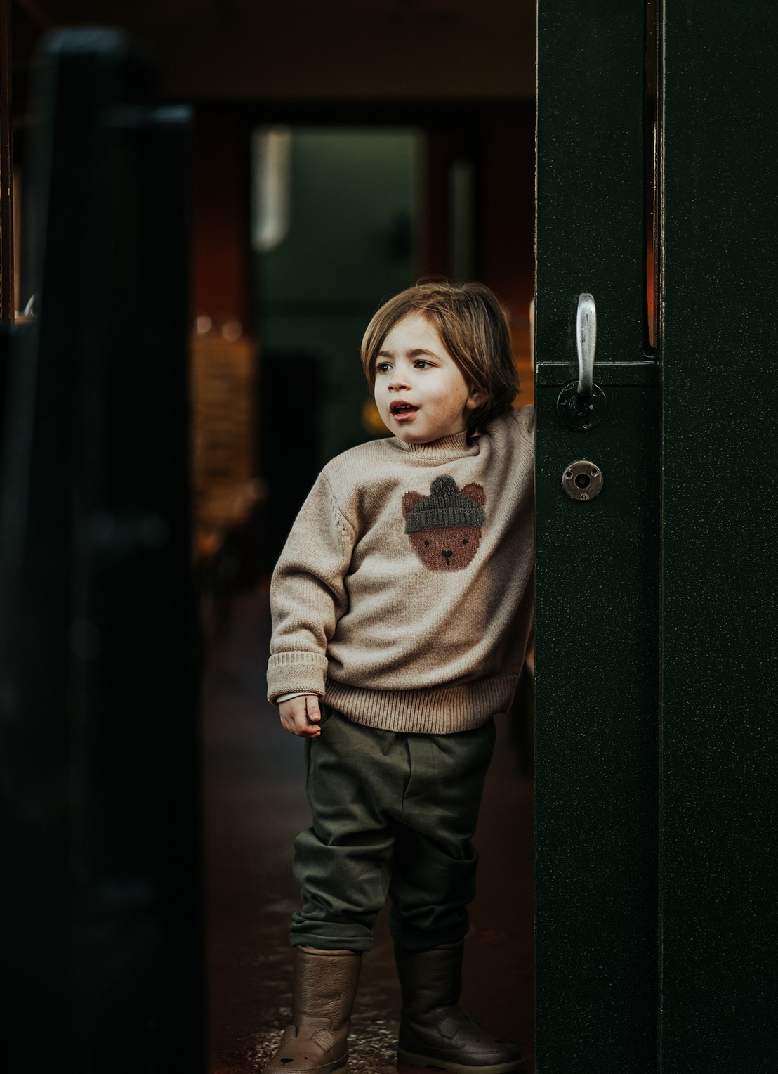 Donsje Amsterdam Denn Bear fijngebreide trui van merino wol - voorkant 3 beige