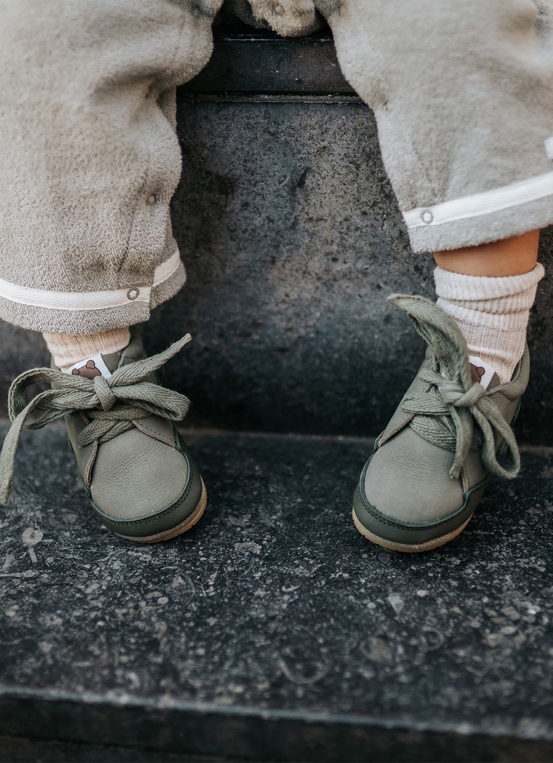 Donsje Amsterdam Duuk sneaker van leer - voorkant 5 beige