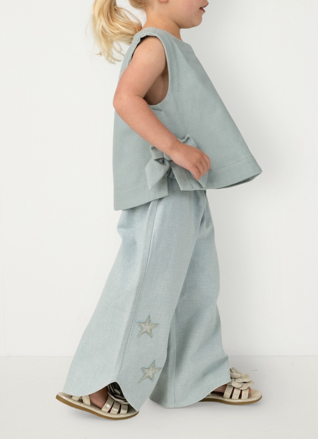 Donsje Amsterdam Hauke Stars wide fit broek van chambray - voorkant 3 lichtblauw