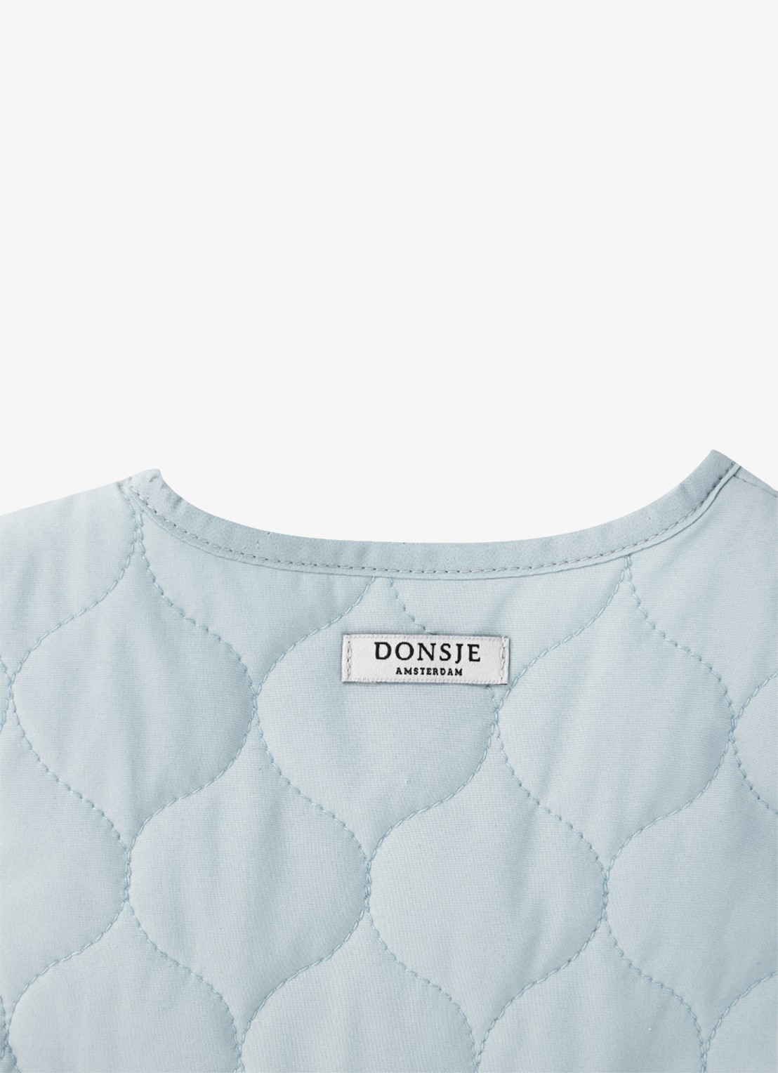 Donsje Amsterdam Ilsa jurk met quilt patroon - detail 4 lichtblauw