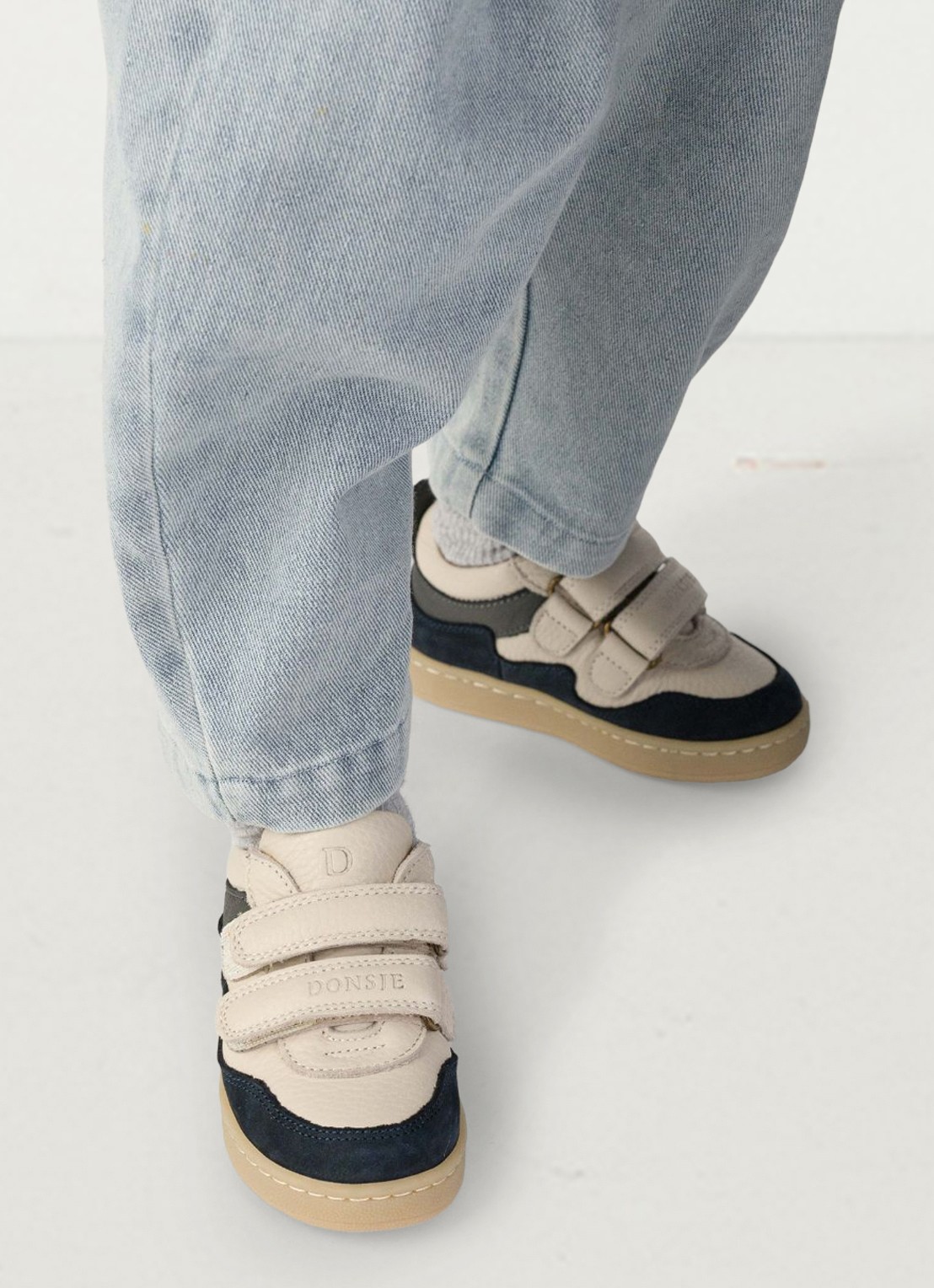 Donsje Amsterdam Pesio Sneakers - voorkant 6 donkerblauw