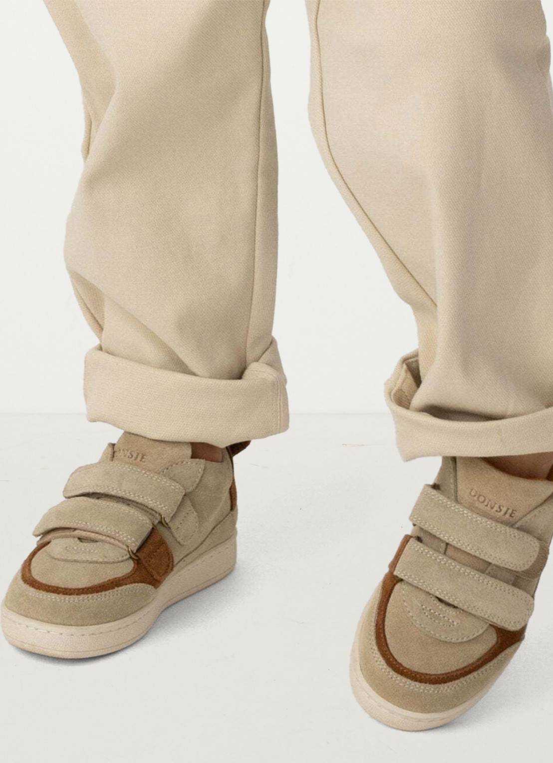 Donsje Amsterdam Rinou Bear sneaker van leer  - voorkant 2 taupe