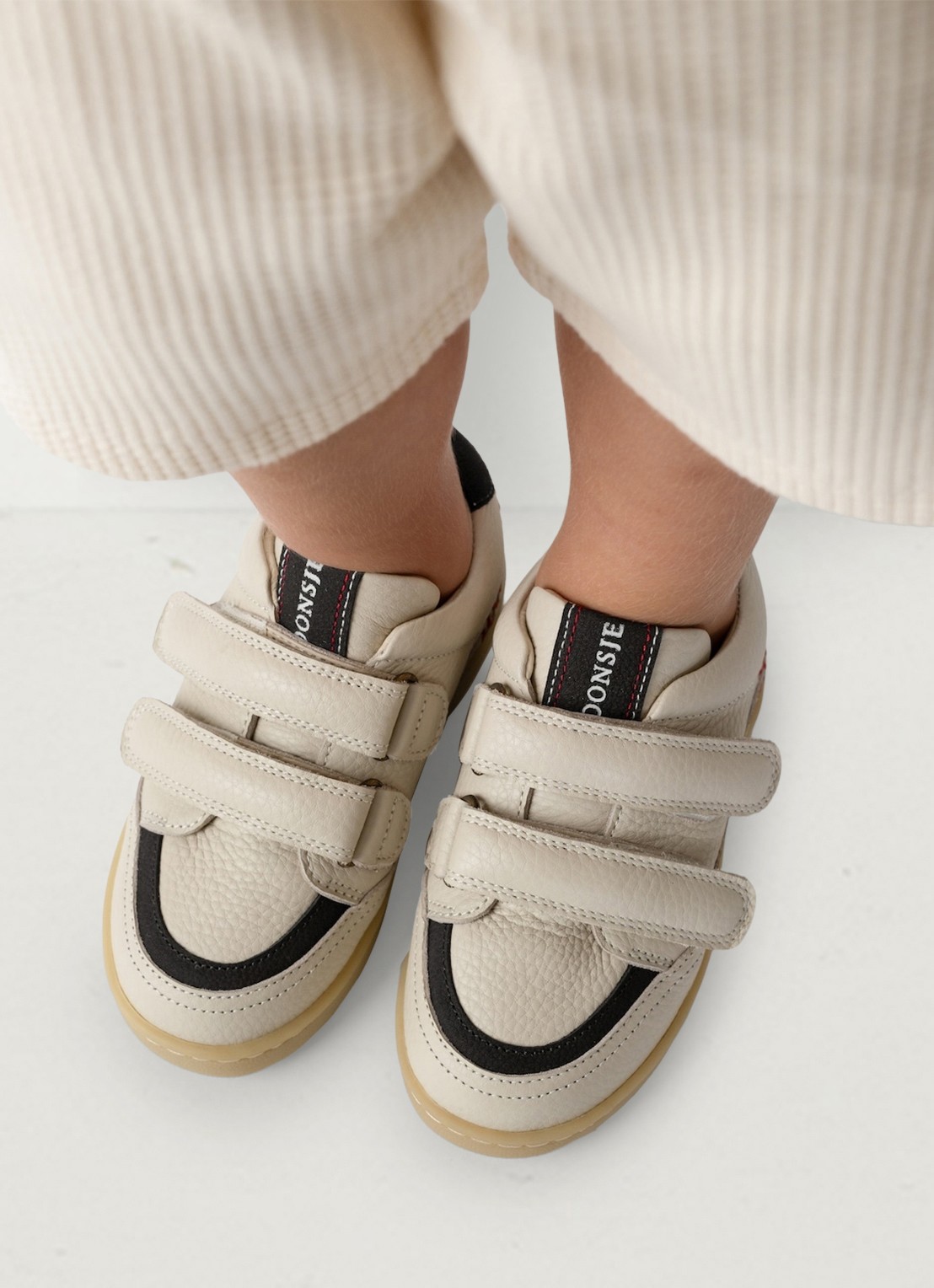 Donsje Amsterdam Ronan sneakers - voorkant 2 gebroken wit