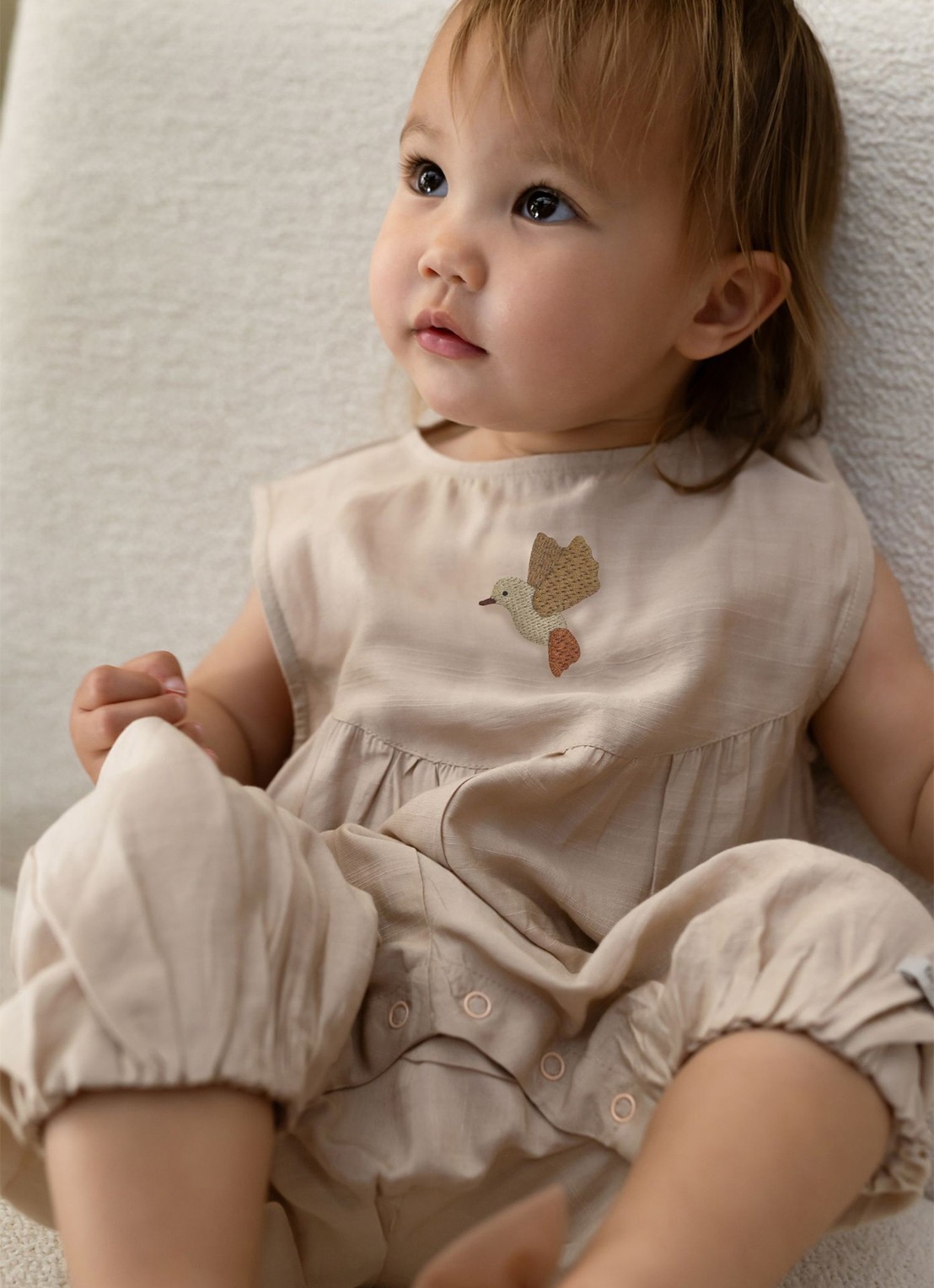 Donsje Amsterdam Sabla Hummingbird playsuit met borduring - voorkant 4 taupe
