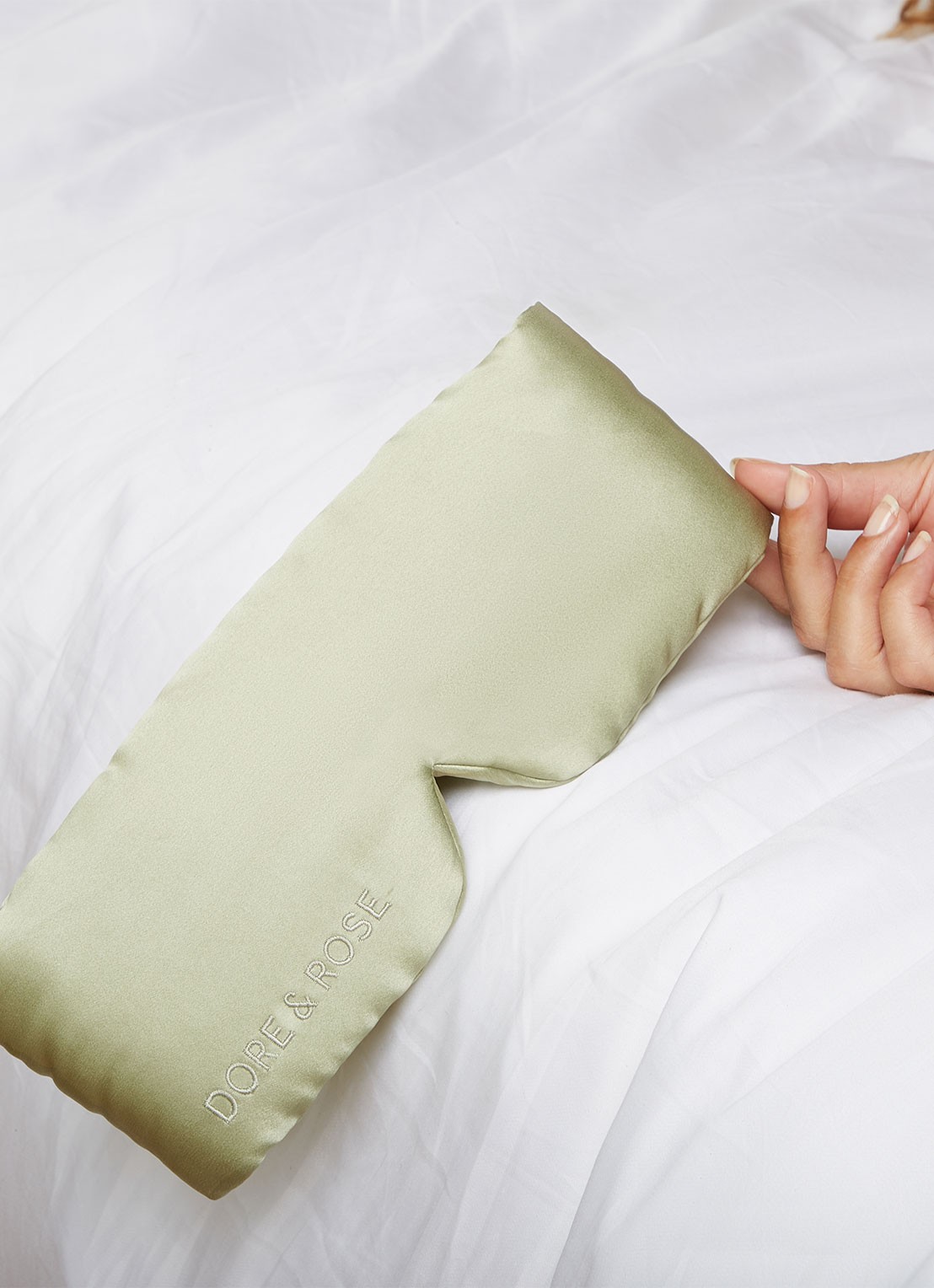 Dore & Rose Deep Sleep Mask - slaapmasker van zijde - detail lichtgroen