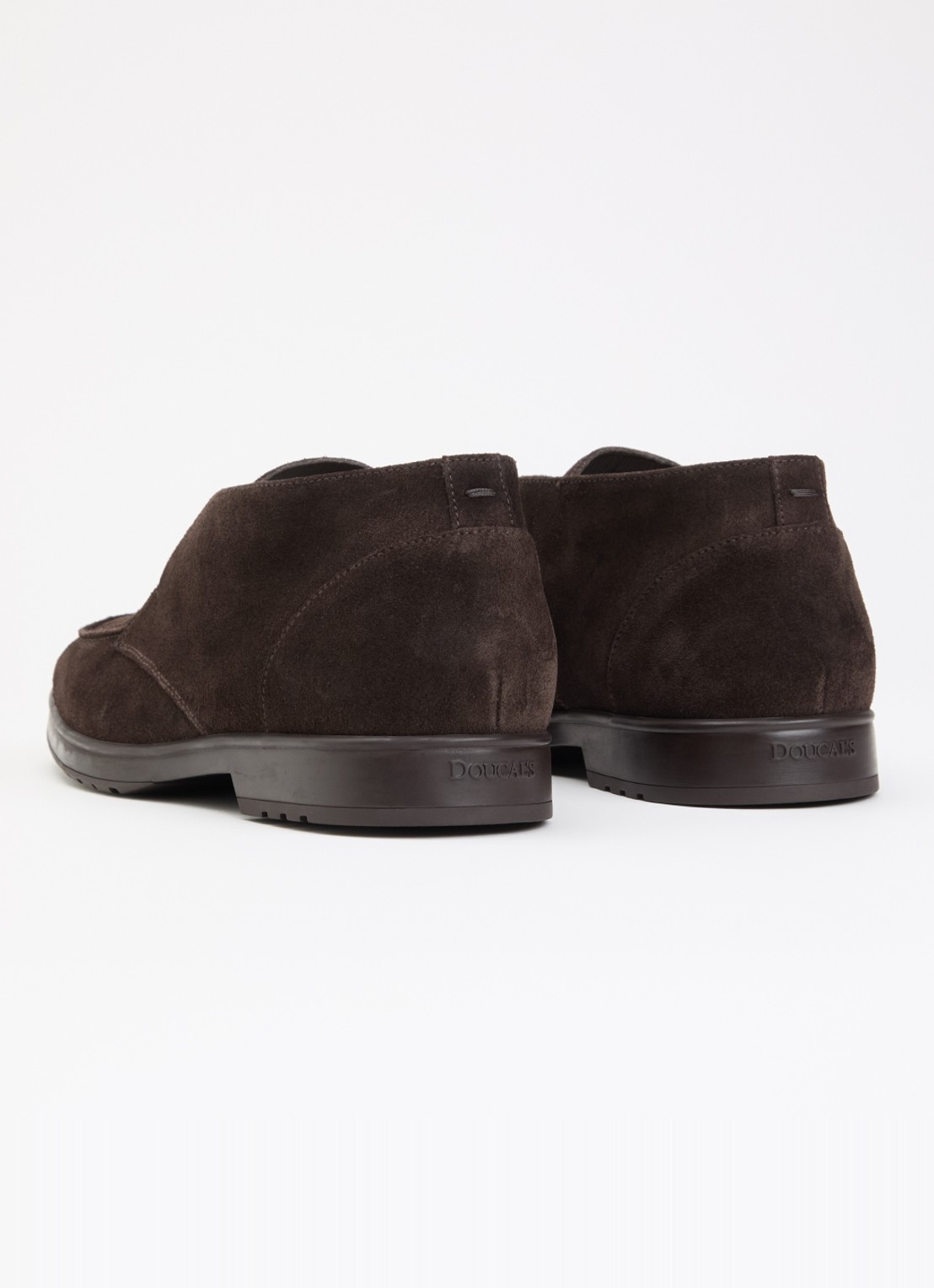 Doucal's Chukka Adler Elast Visone slip-on van kalfssuède - achterkant beige