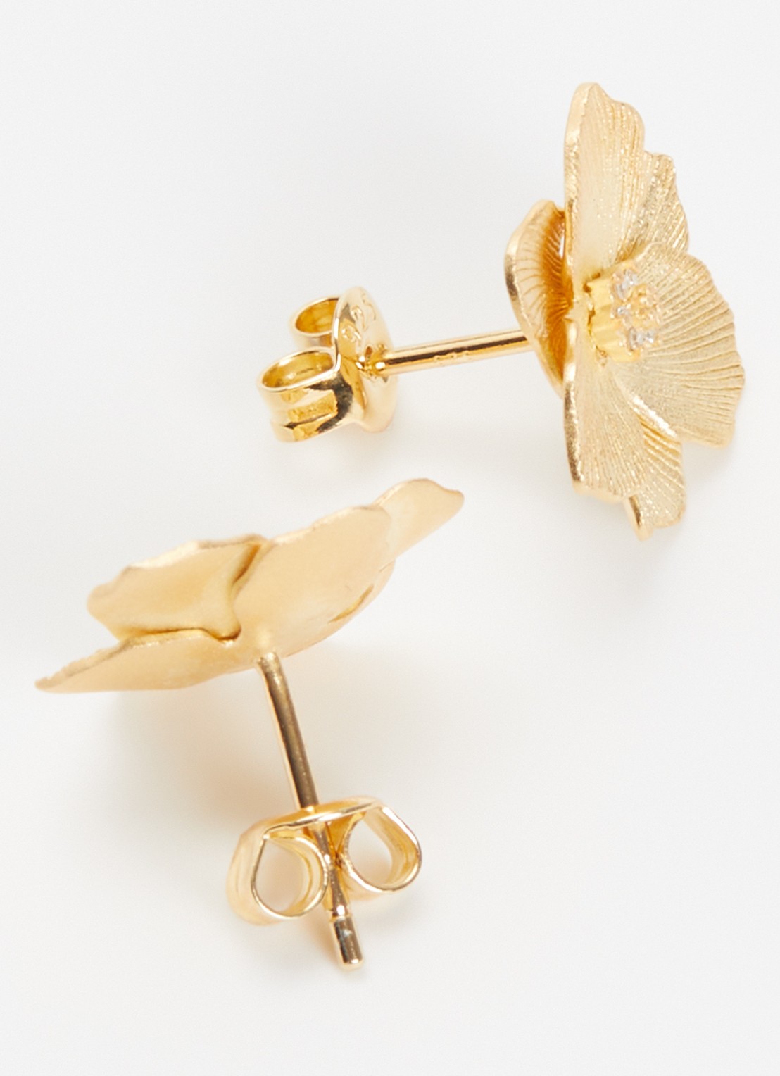 DPT Antwerp Jasmine Small diamanten oorknopjes verguld - detail 3 goud
